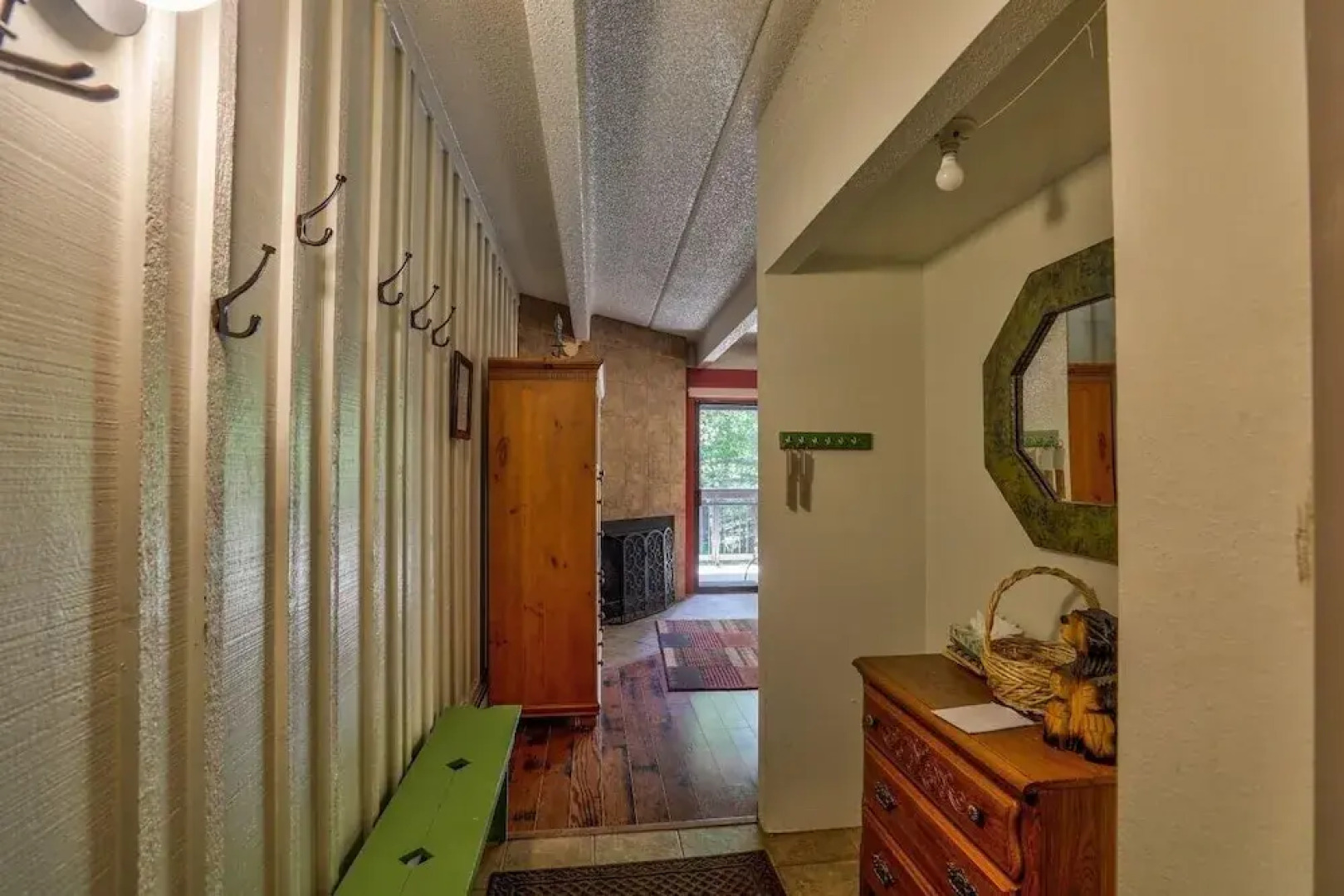 Ten Mile Island 2 Bd Plus Den - 3 Br condo by RedAwning