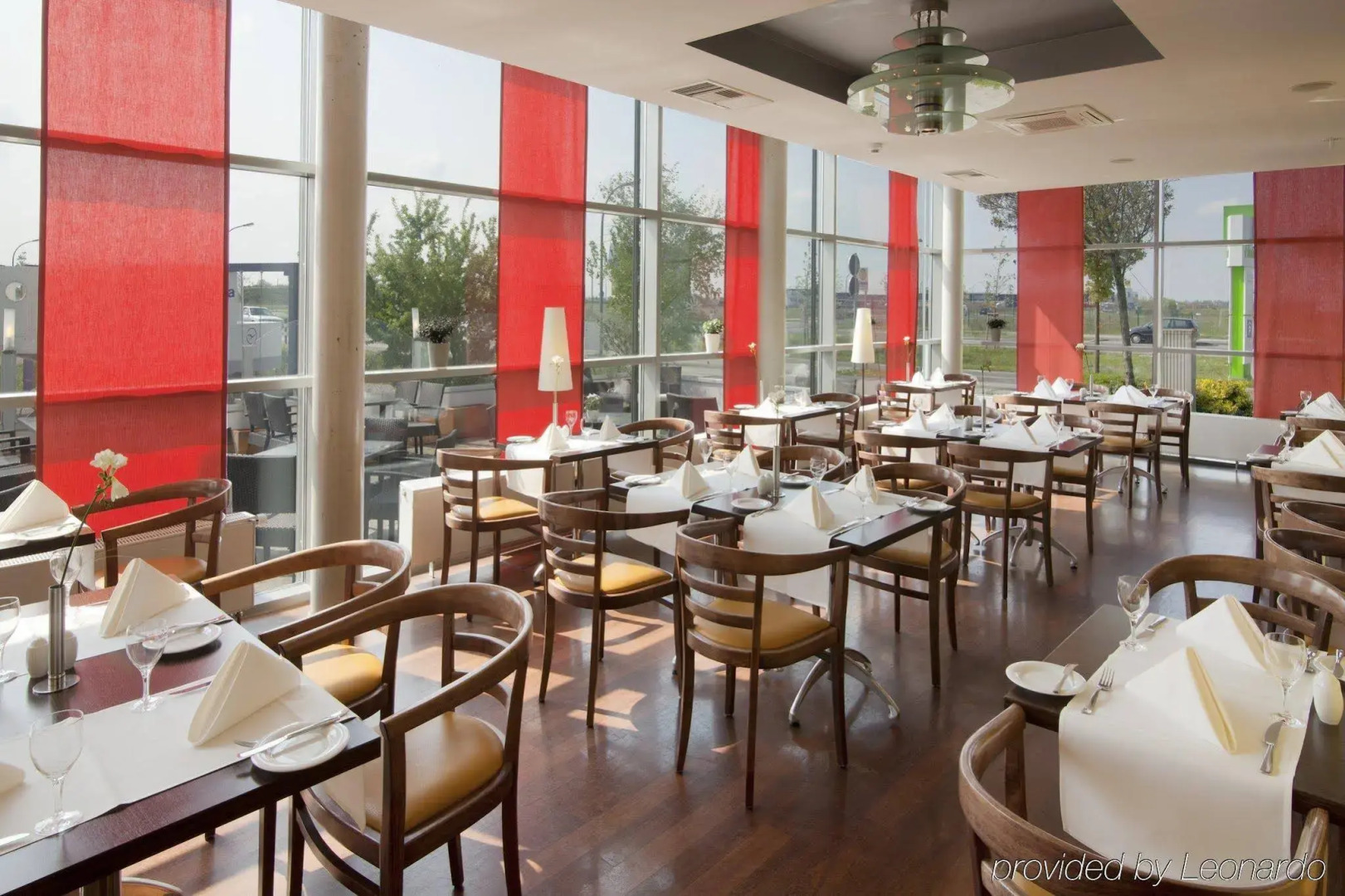 Holiday Inn Berlin Airport - Conference Centre by IHG