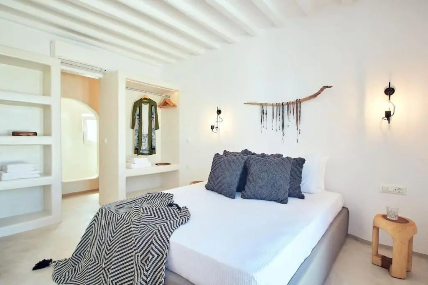 Private Villa Beachfront 30steps to Alemagou Beach