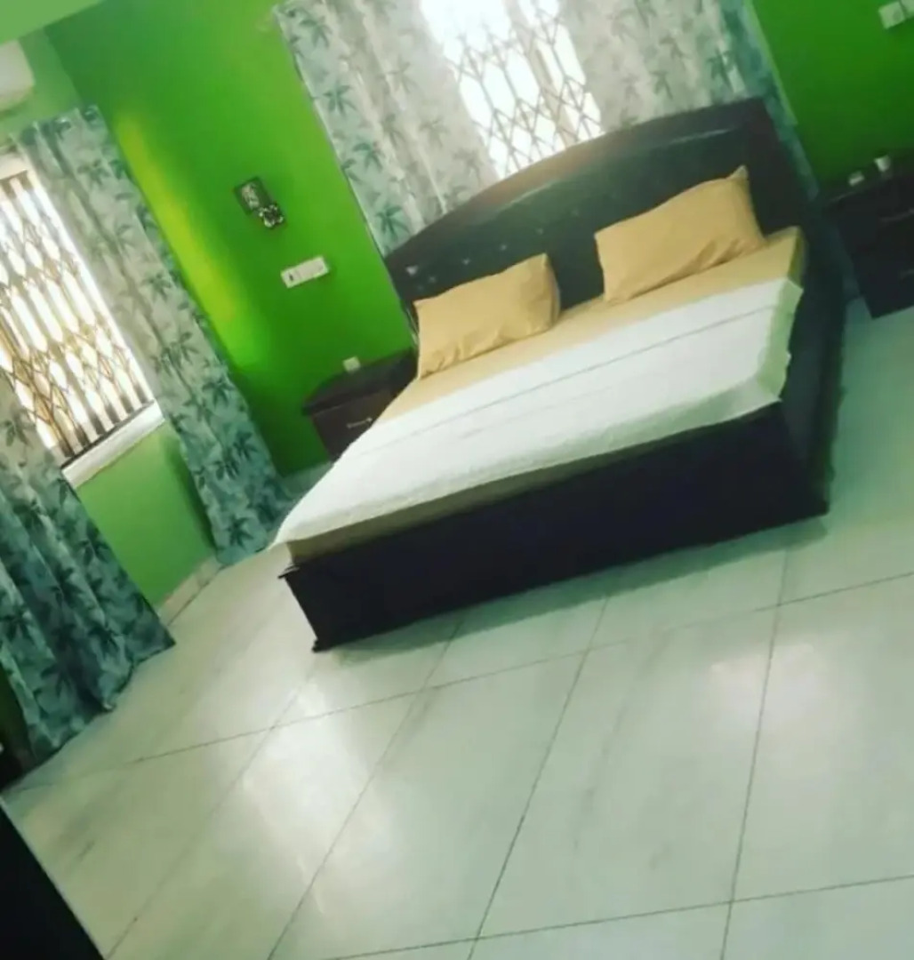 A Cheerful Holiday Home for Families and Friends