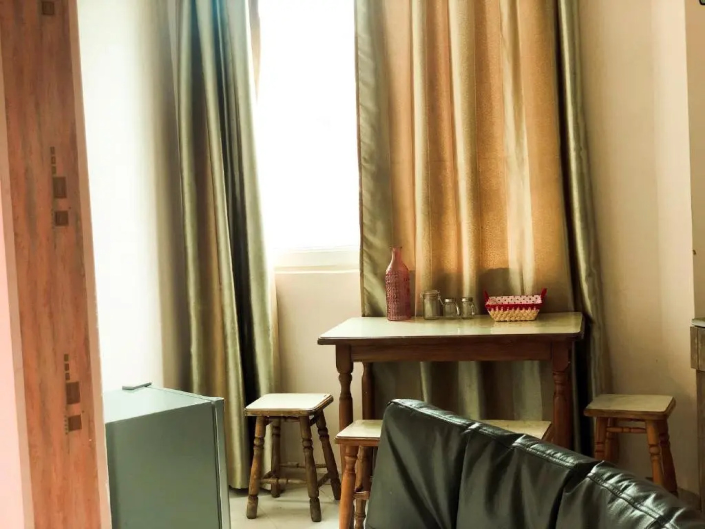 Old House Apartments