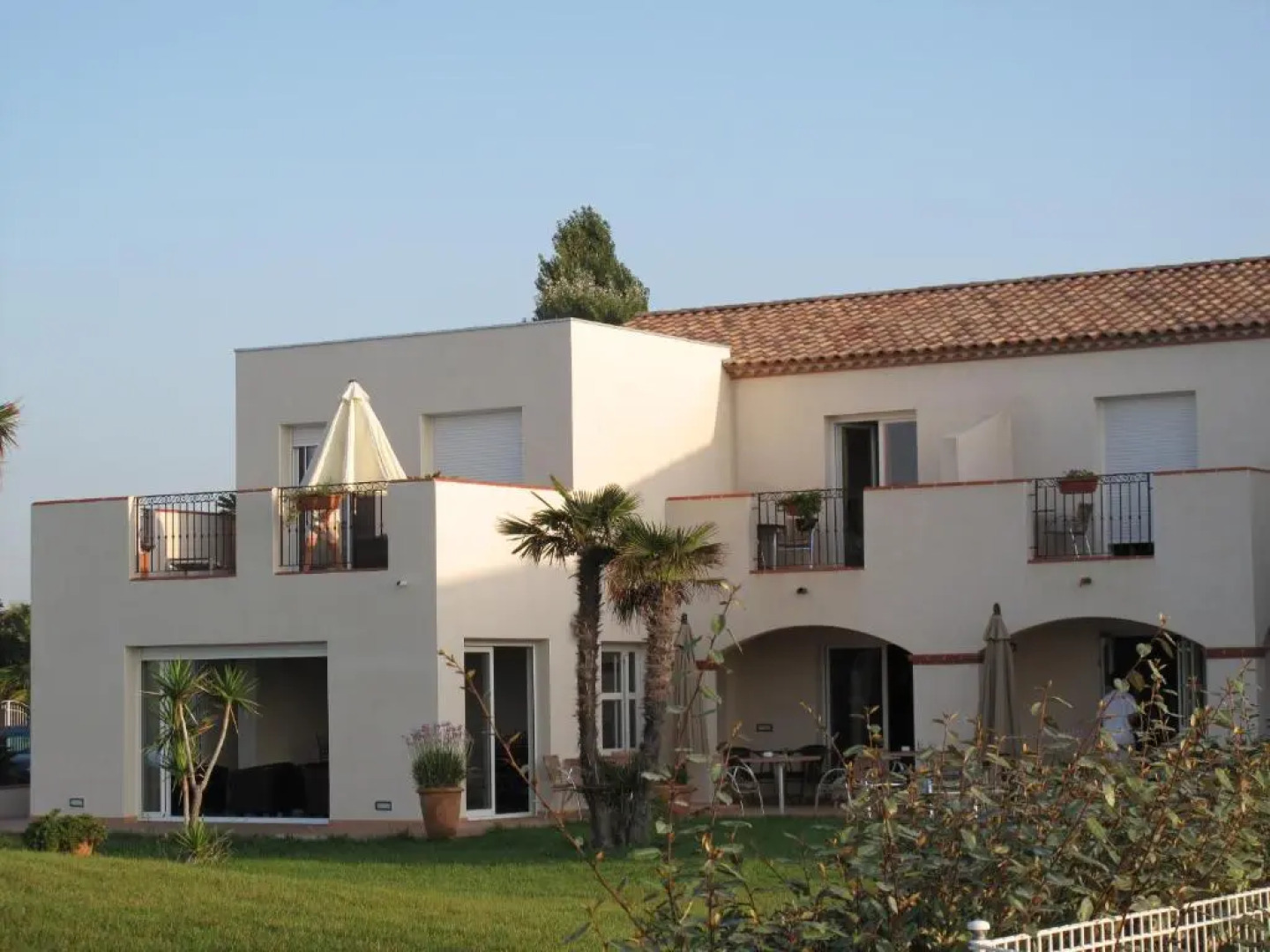 Hotel De La Pyramide