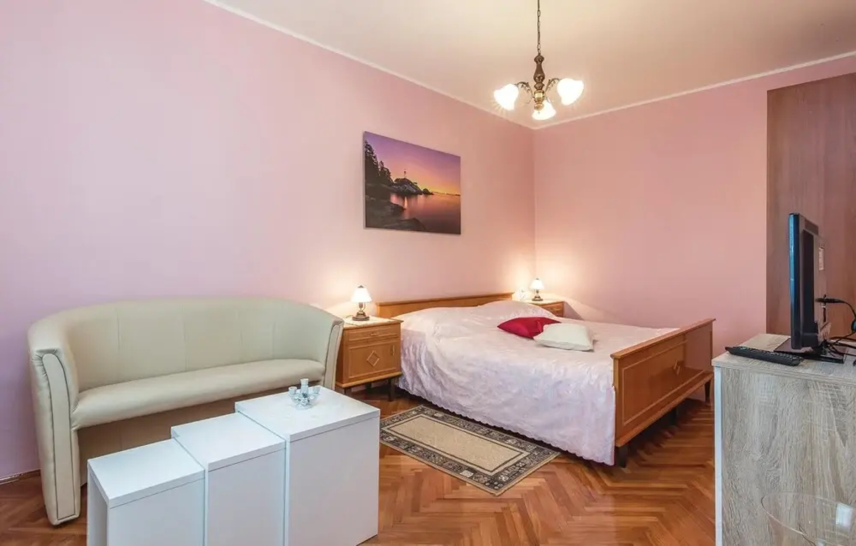 Beautiful Home in Pican With Wifi and 2 Bedrooms