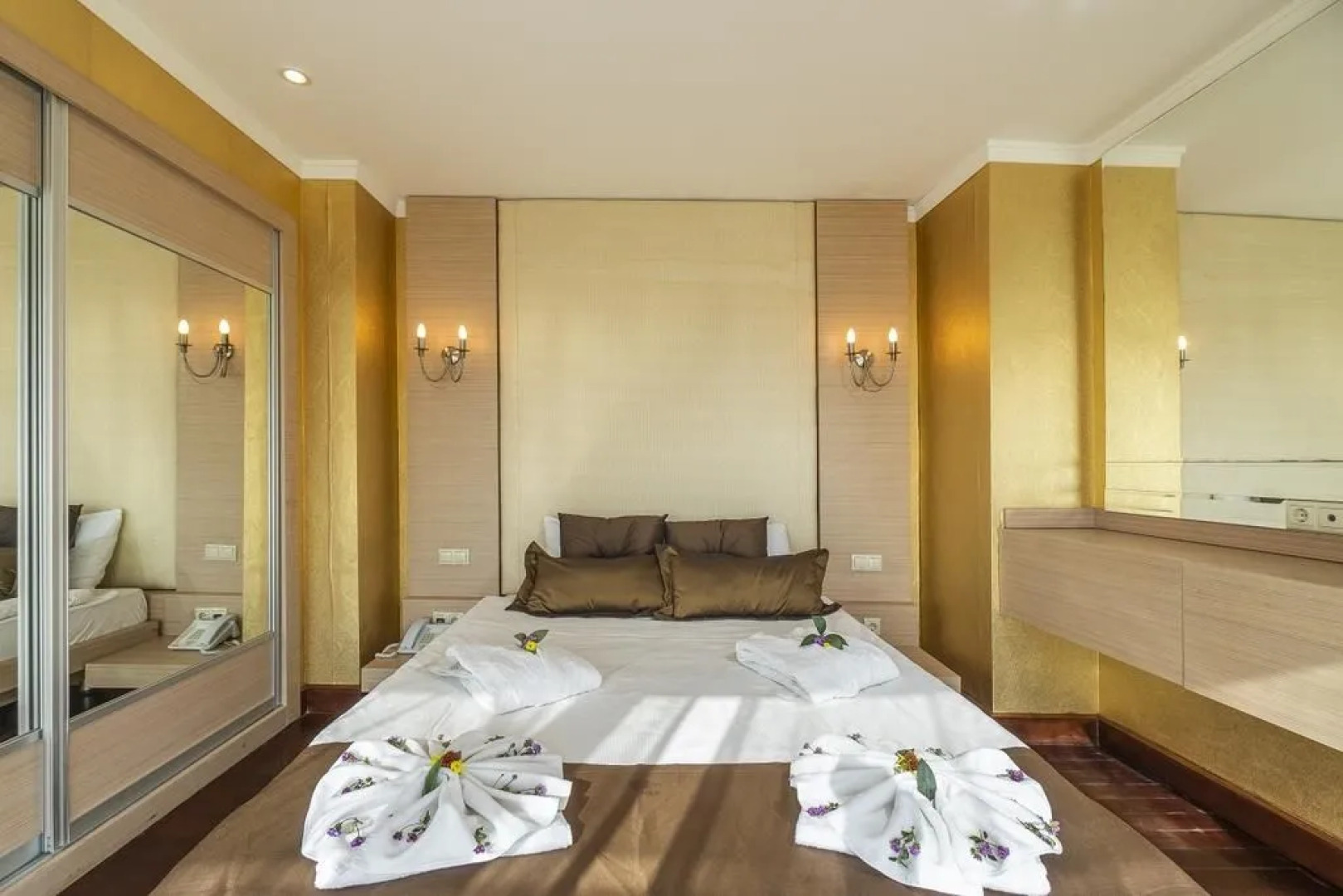 Maira Deluxe Resort Hotel