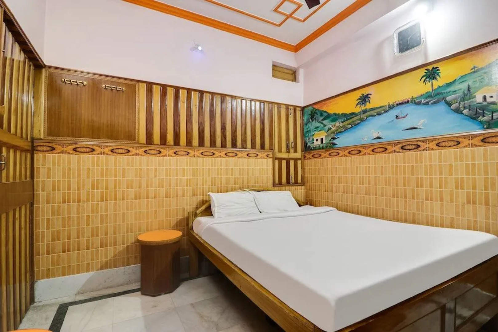 Spot On 45094 Hotel Madhu Complex