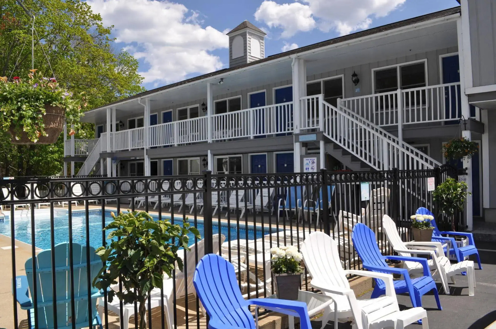 Stage Run By The Sea