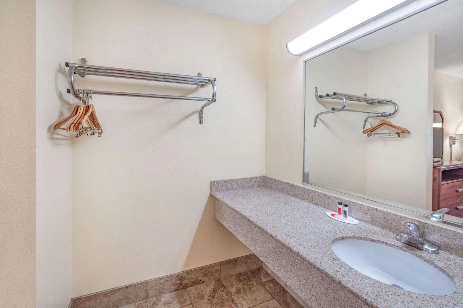 Days Inn by Wyndham Clarksville TN