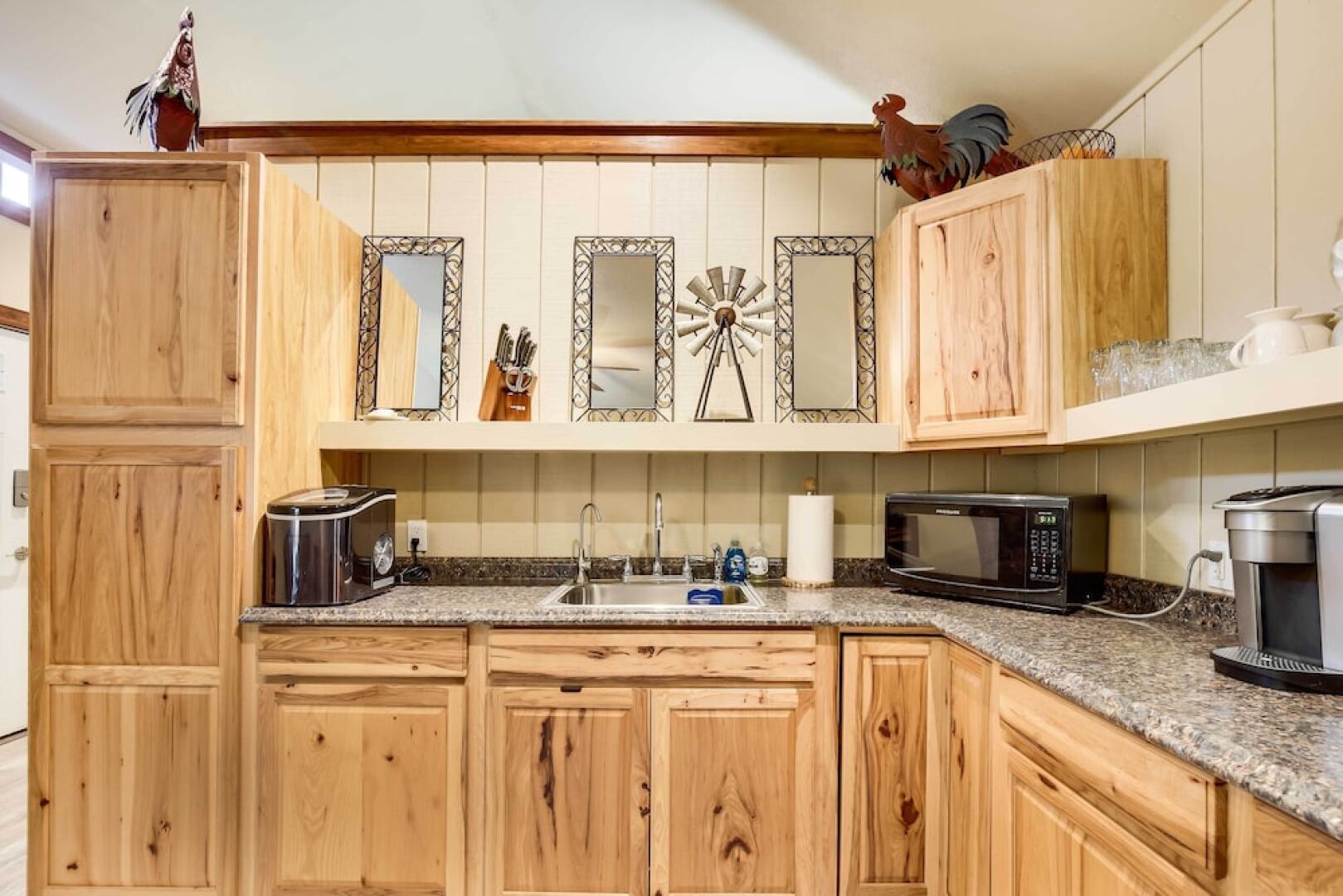 Lakehills Cabin With Fire Pit, Near Medina Lake!