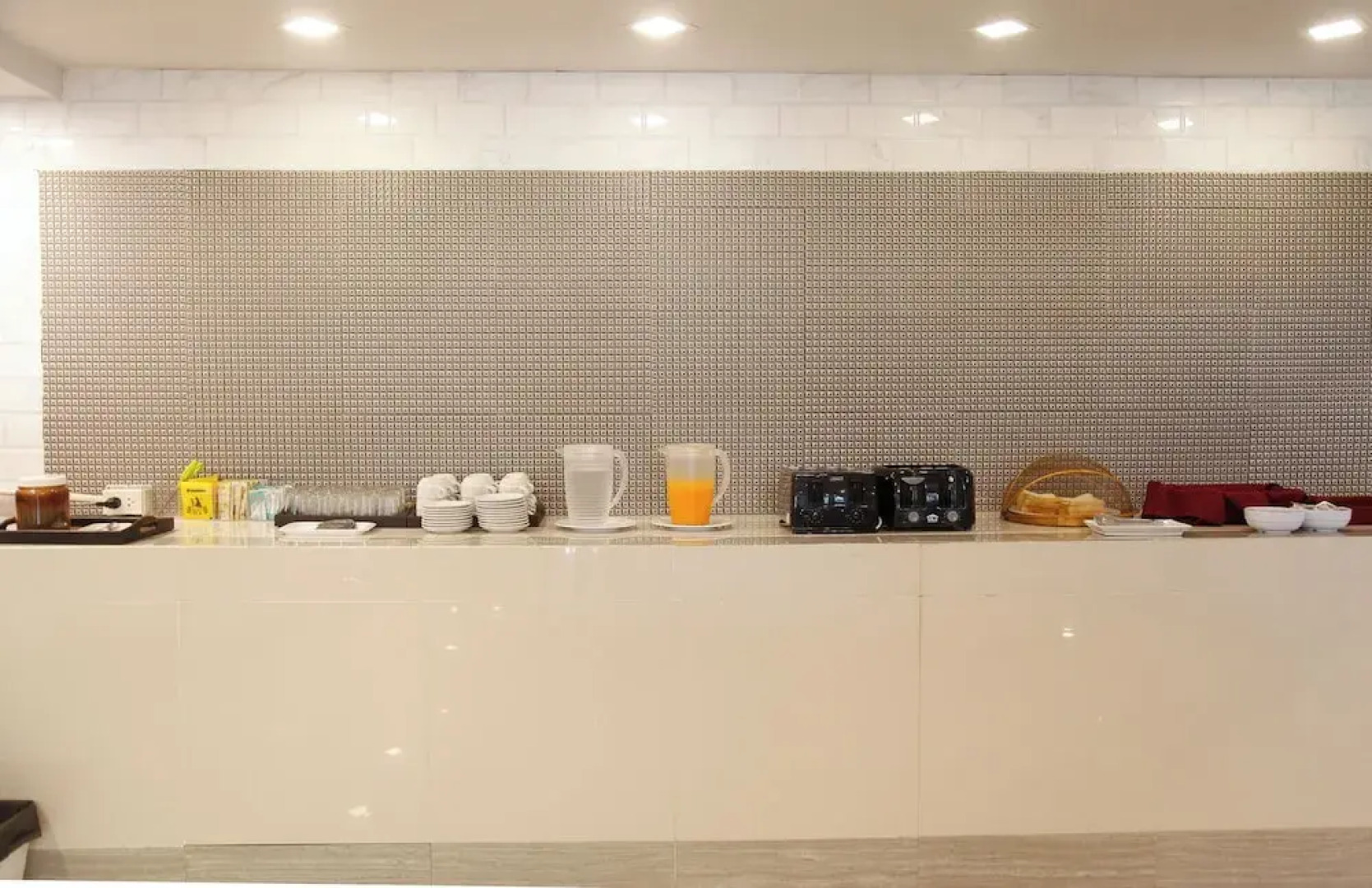 Convenient Grand Plus Hotel Suvarnabhumi