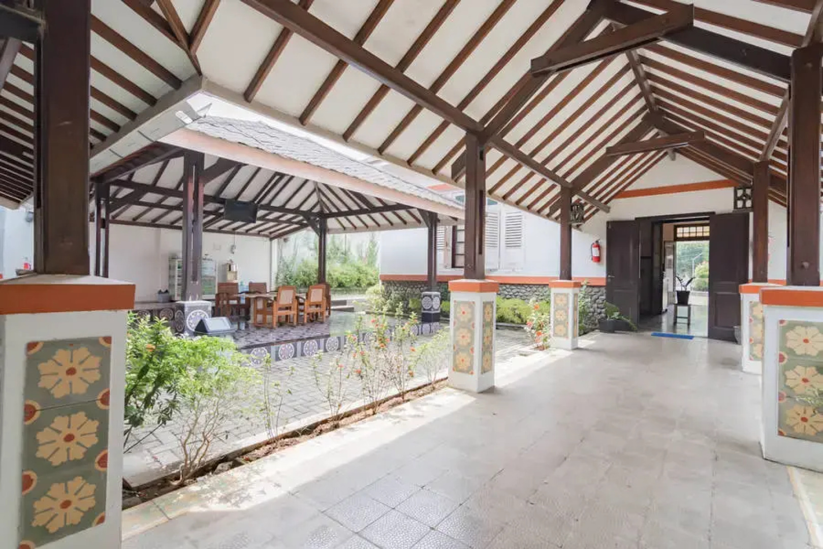 RedDoorz Syariah @ Kolonial Guest House