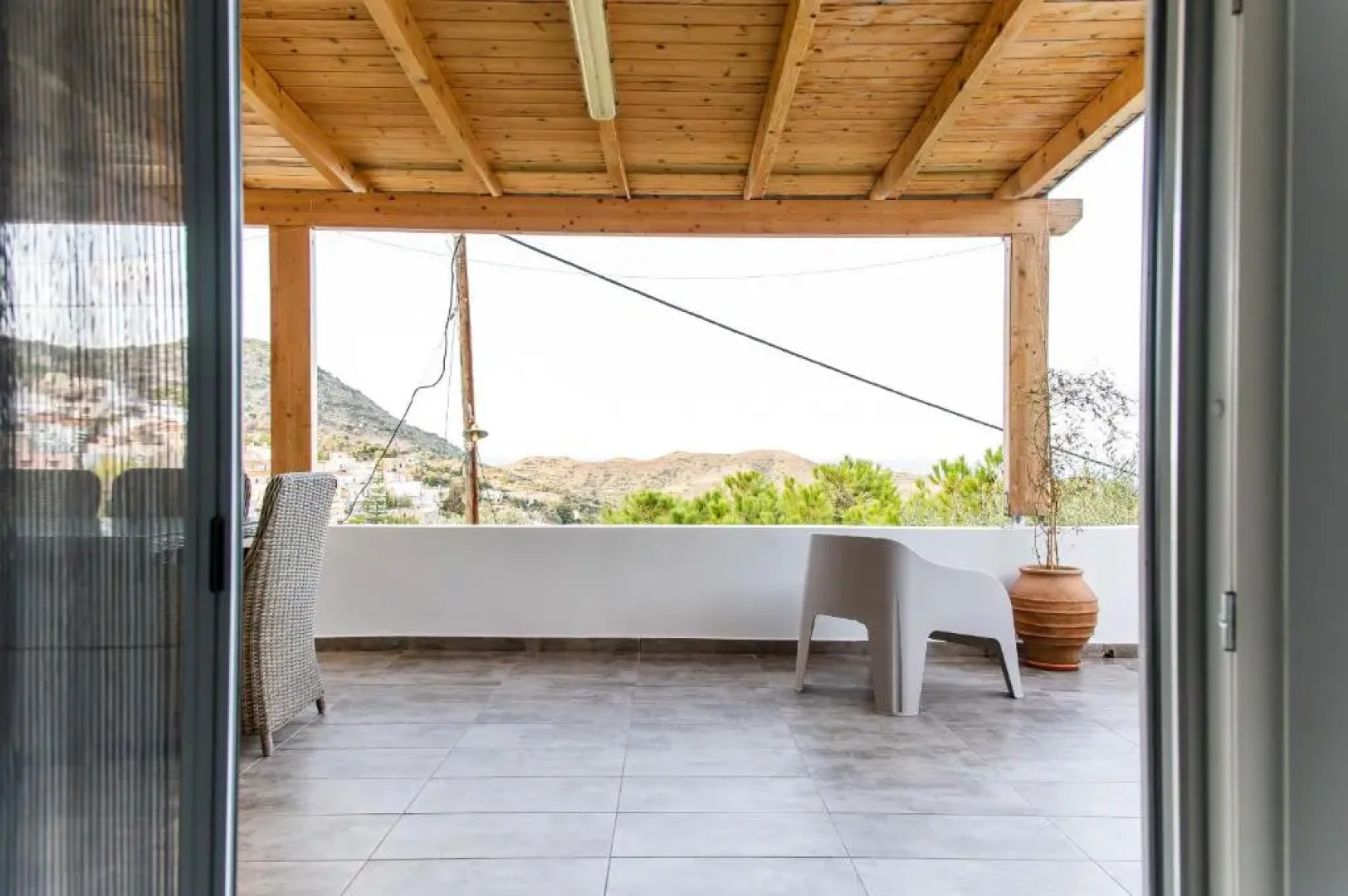 Chic & Spacious House in Rodia Heraklion