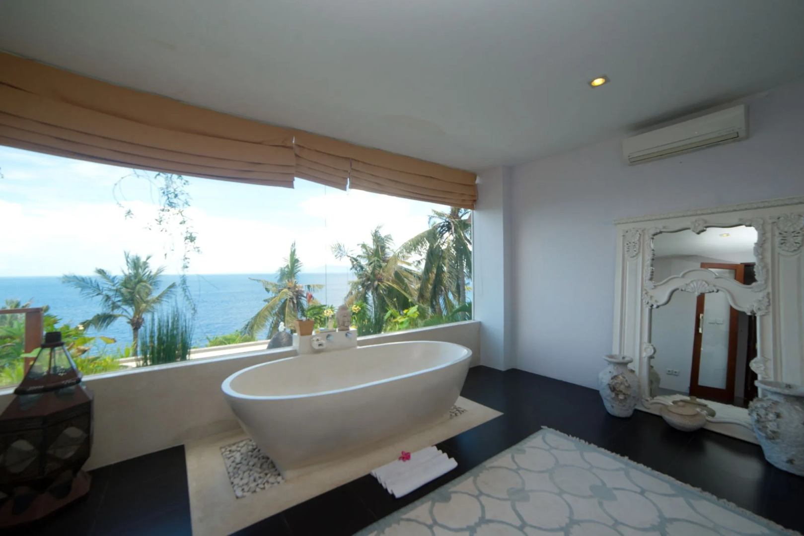 Malimbu Cliff Villa