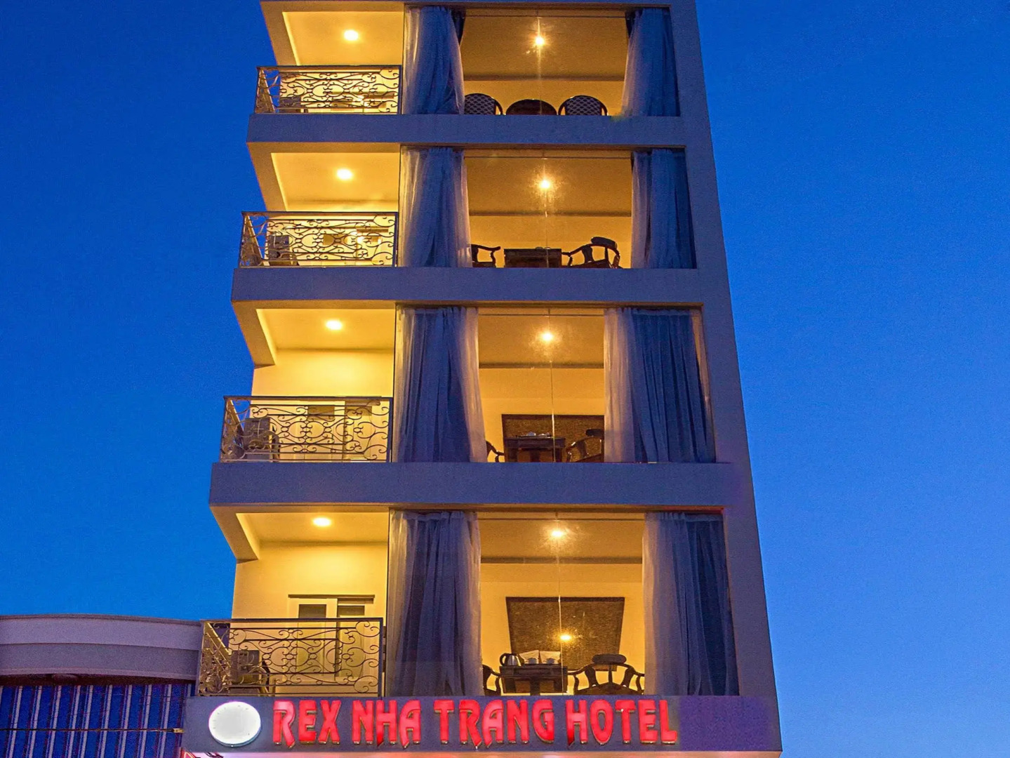 Rex Hotel and Apartment