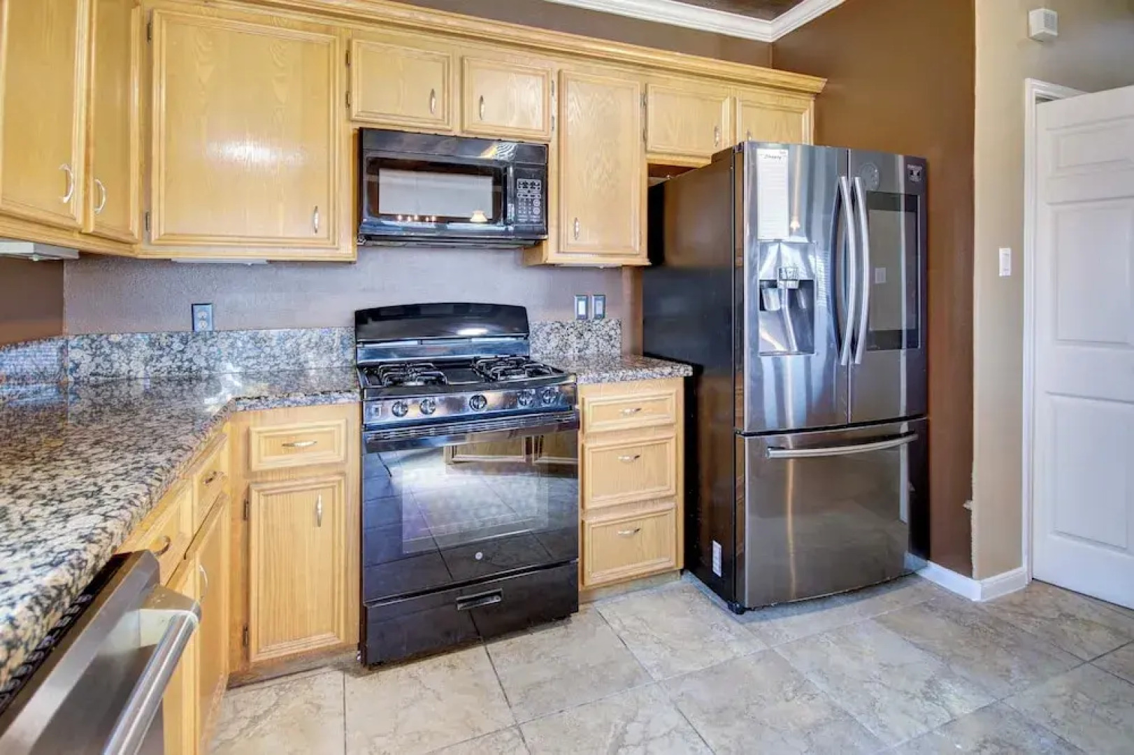 8 Mi to Kemah Boardwalk: Texas Gulf Home w/ Patio