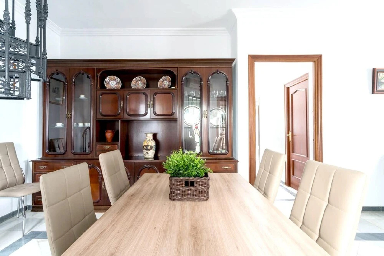 House With 6 Bedrooms in Villamanrique de la Condesa, With Private Pool and Enclosed Garden Near the Beach