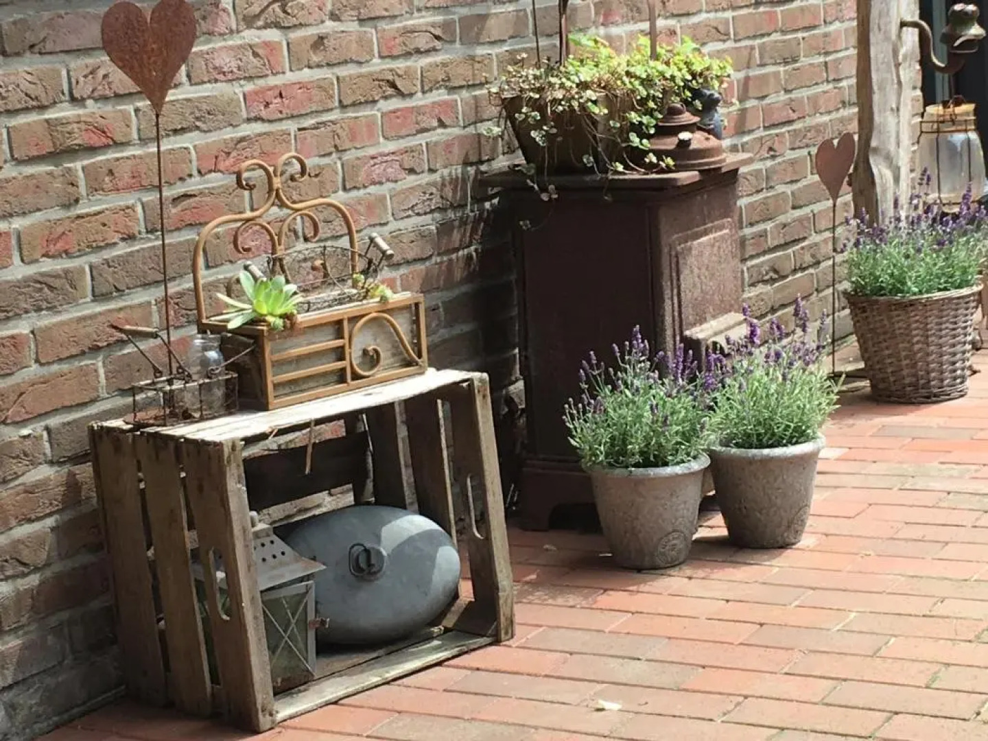 White Cottage Garden