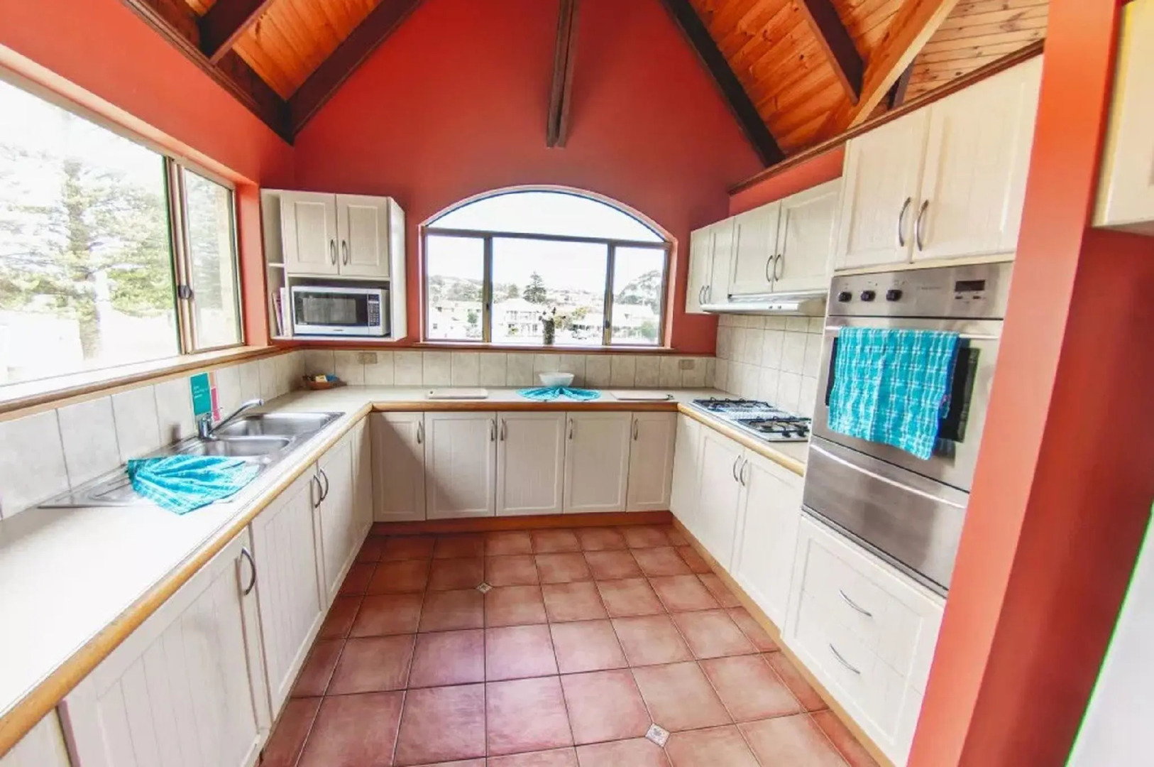 Yot Spot Holiday Apartments