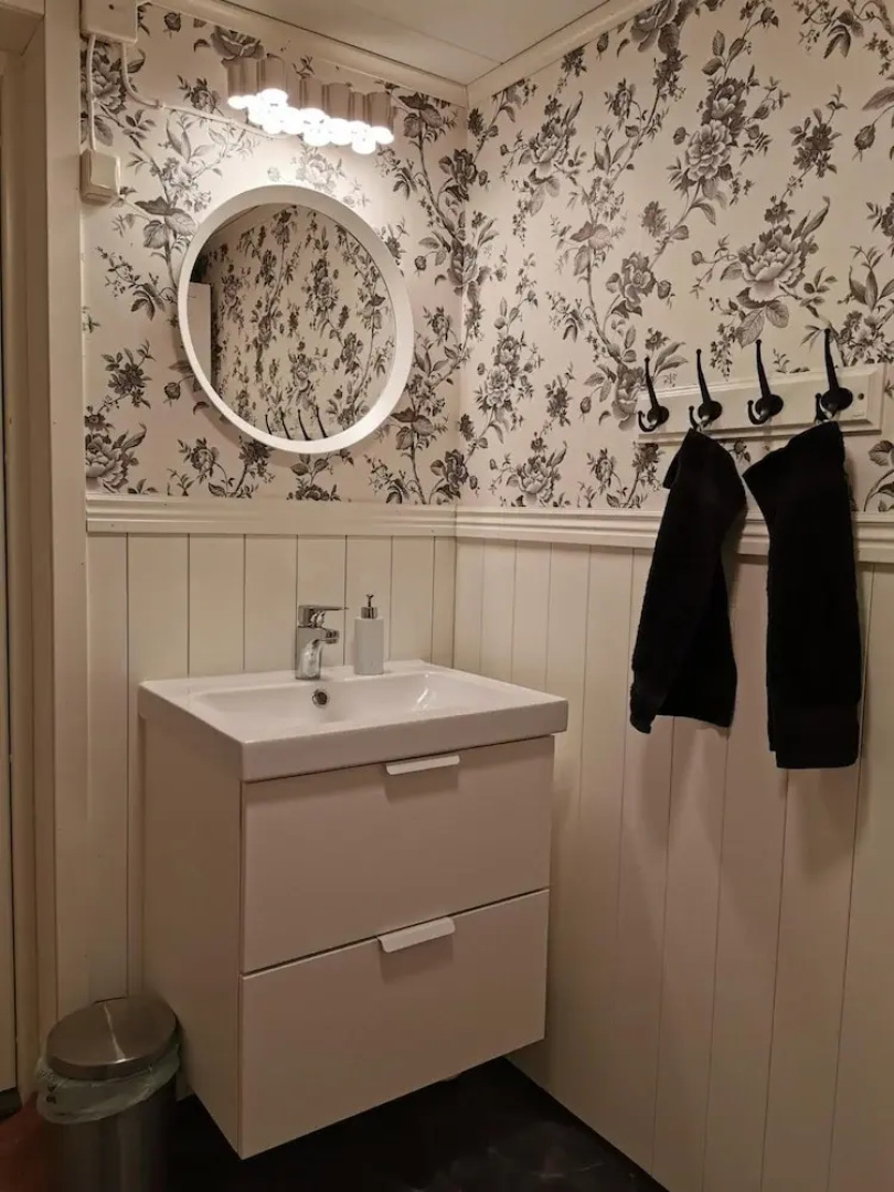 Arctic gourmet cabin
