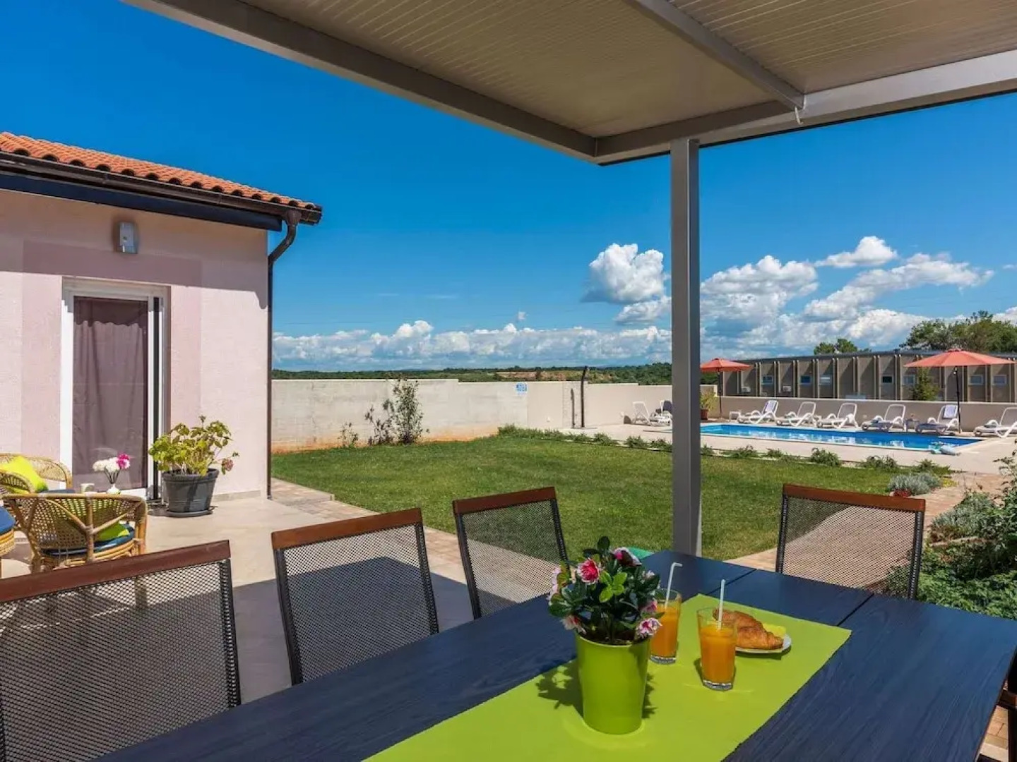 Villa in Novigrad With Private Pool