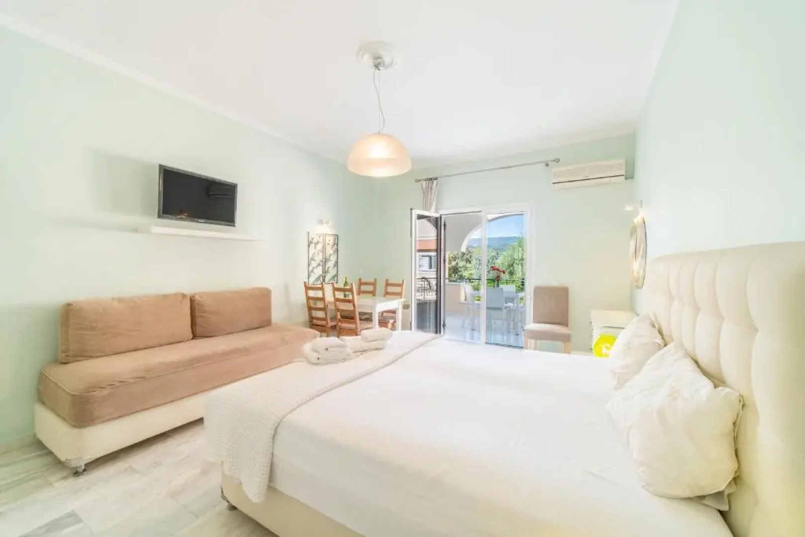 Saint Nicholas Beach Studio I