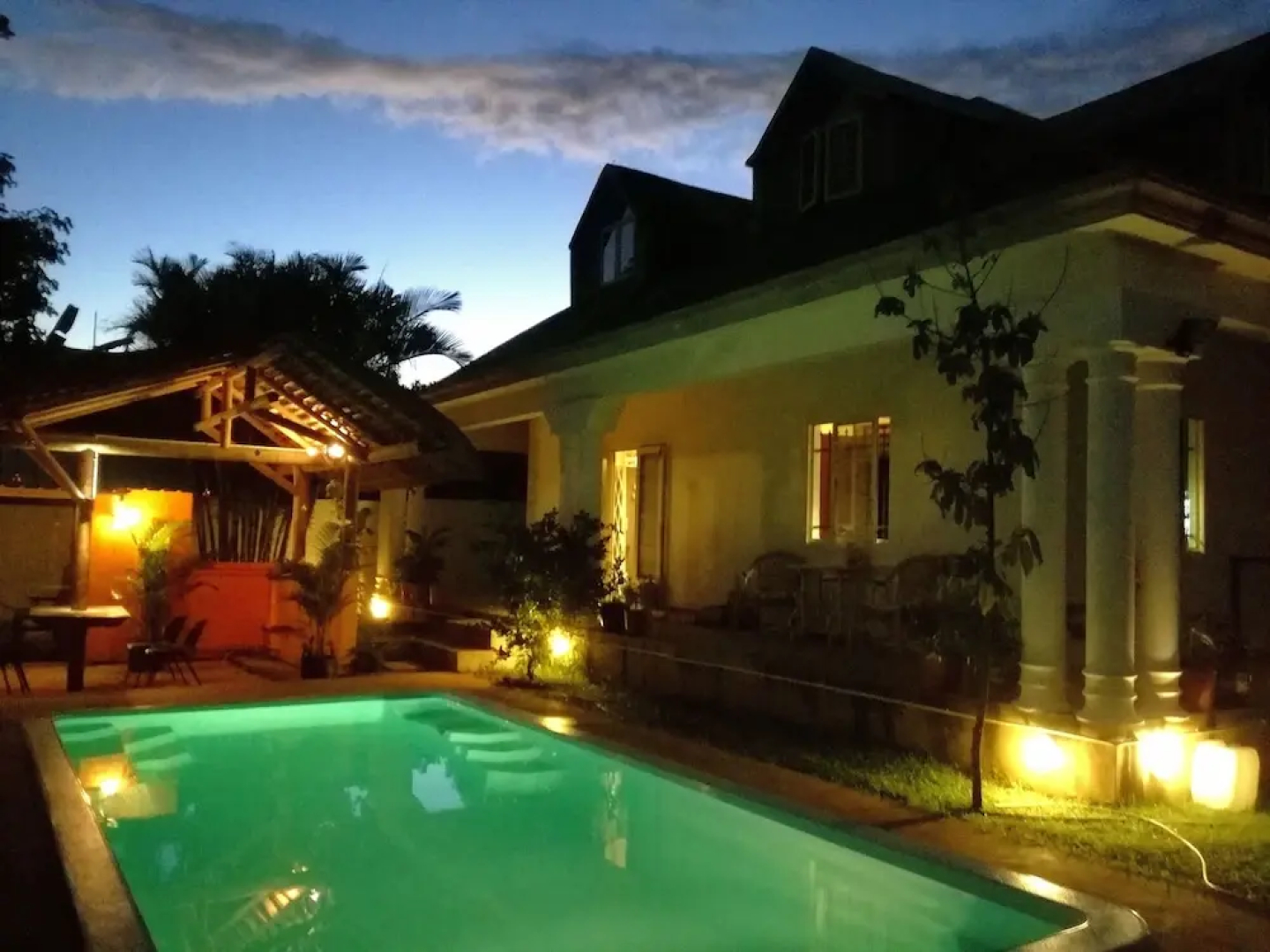 Bahama Breeze Beach Apartment B&B