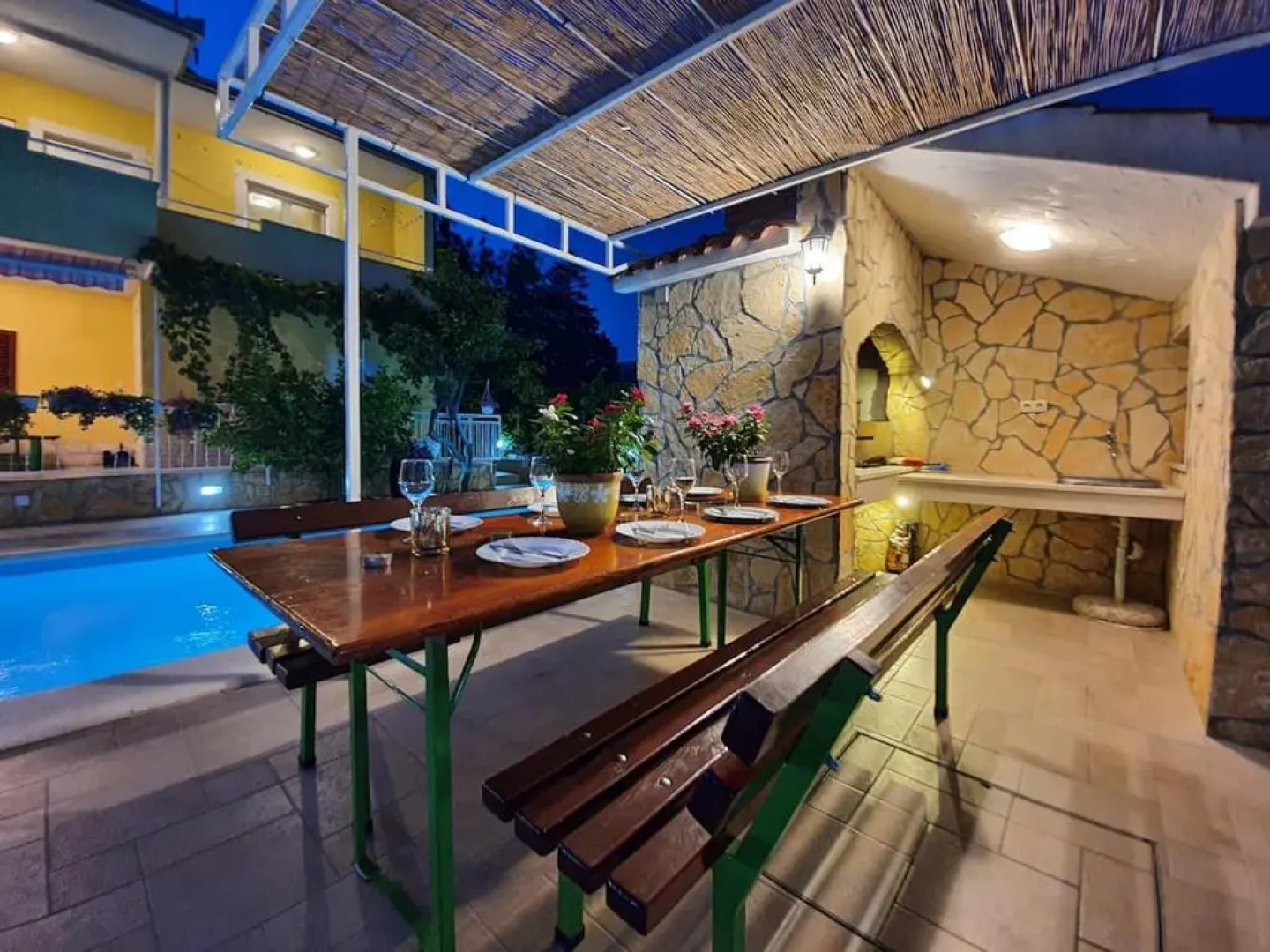 Beautiful villa - private heated pool, parking, BBQ near Split