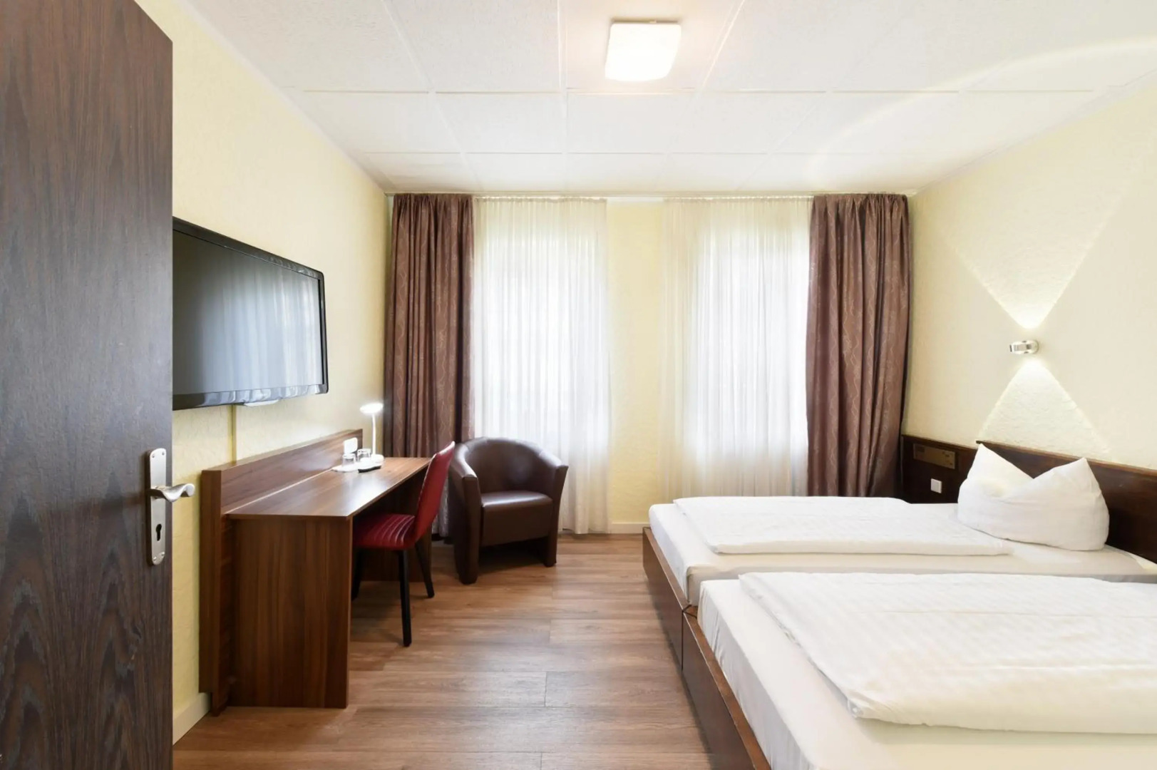 The First Stay Hotel