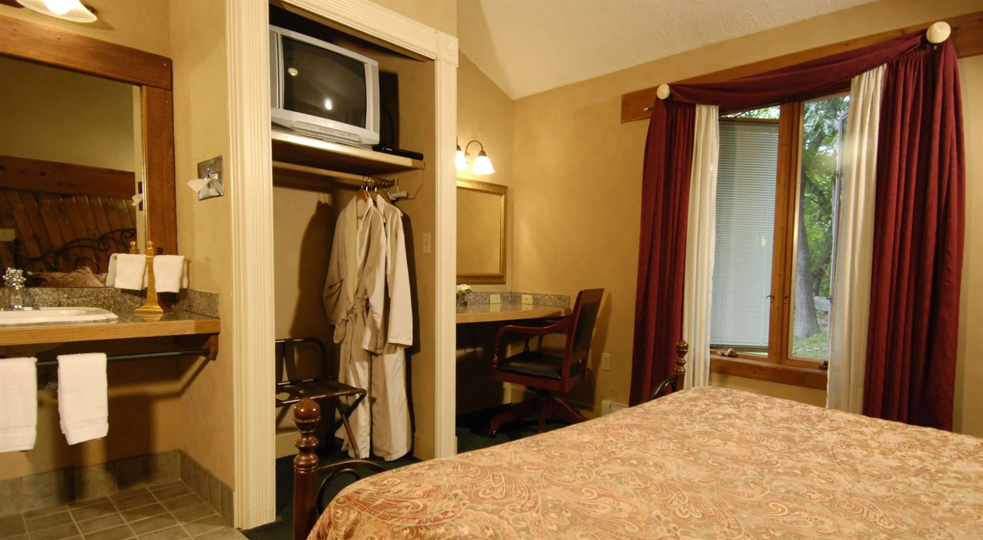 Wrens Nest Village Inn