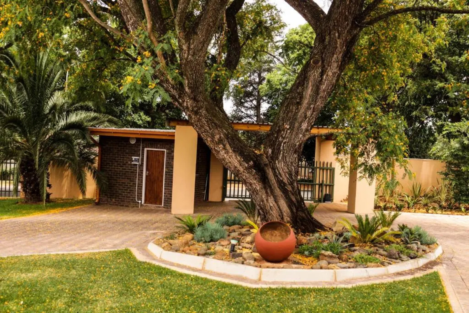 New Haven Guest House