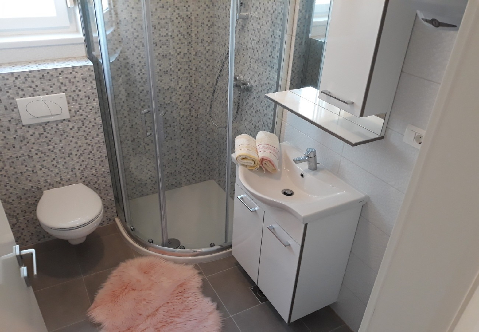 Apartment MeMi - great location, modern & parking: A1 Marin Trogir, Riviera Trogir