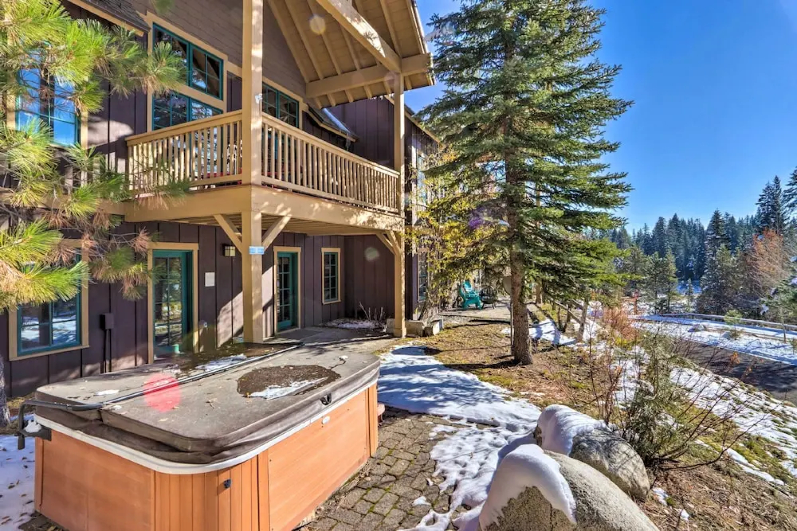 Ski-in/ski-out Donnelly Townhome w/ Hot Tub!