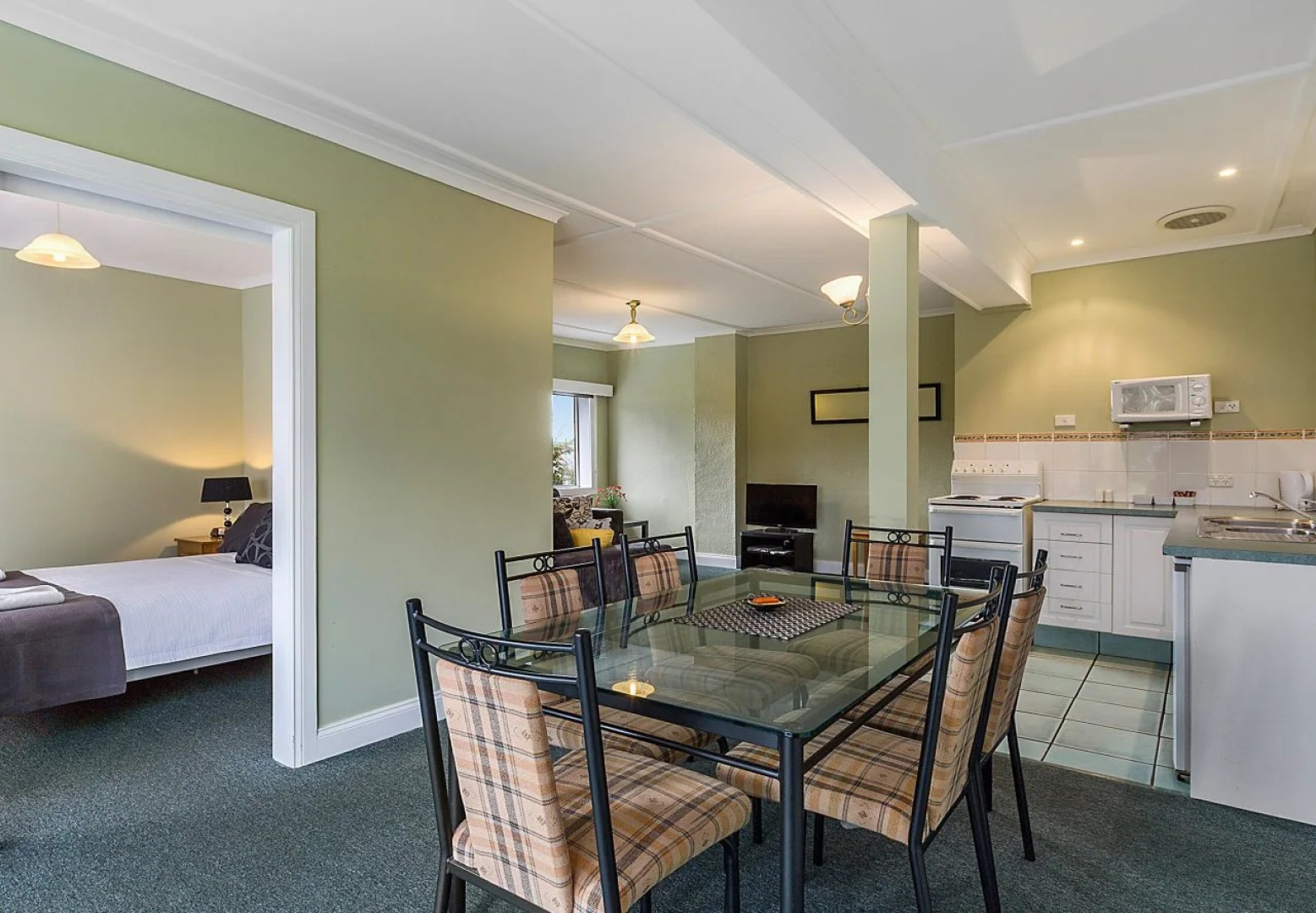 Smugglers Rest Apartments