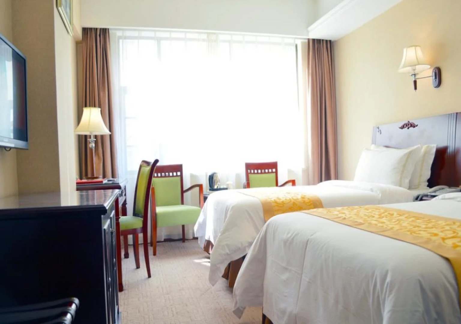 Zhoukou Binjiang International Hotel