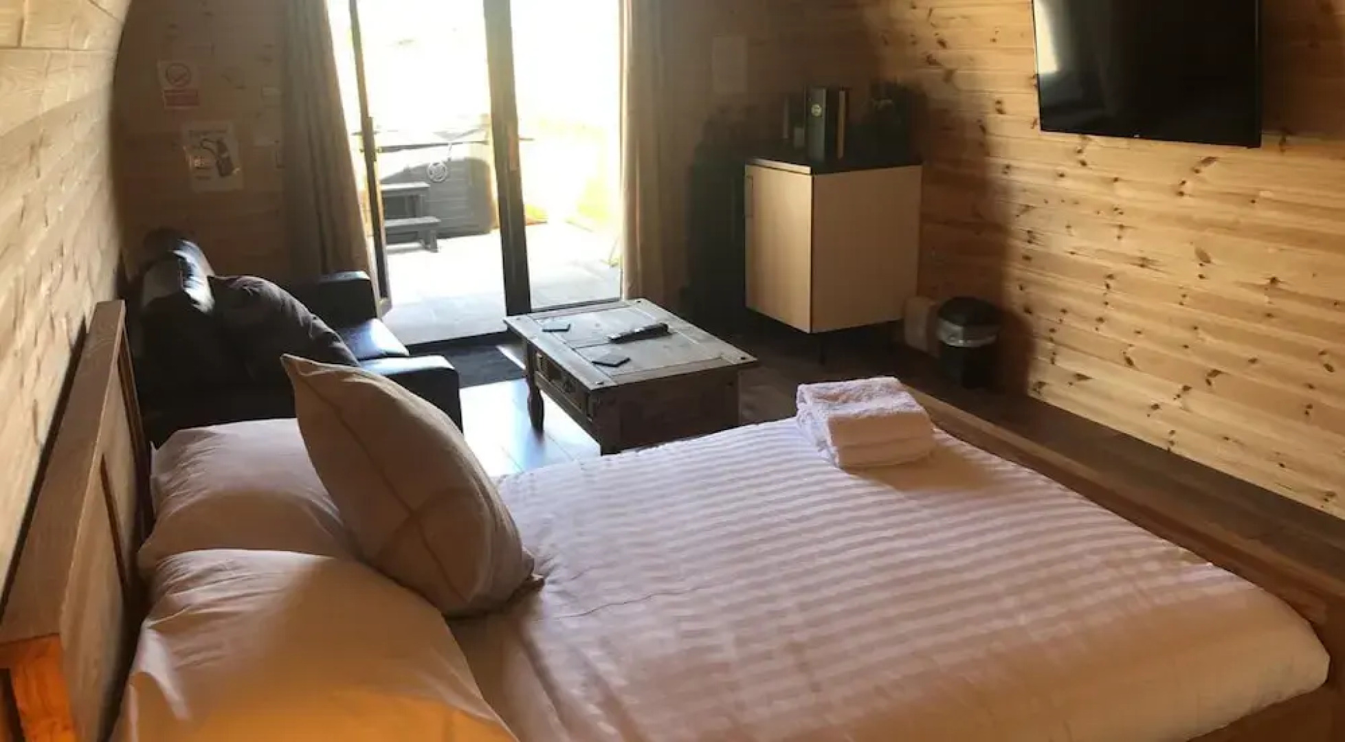 Cheshire Glamping Pods