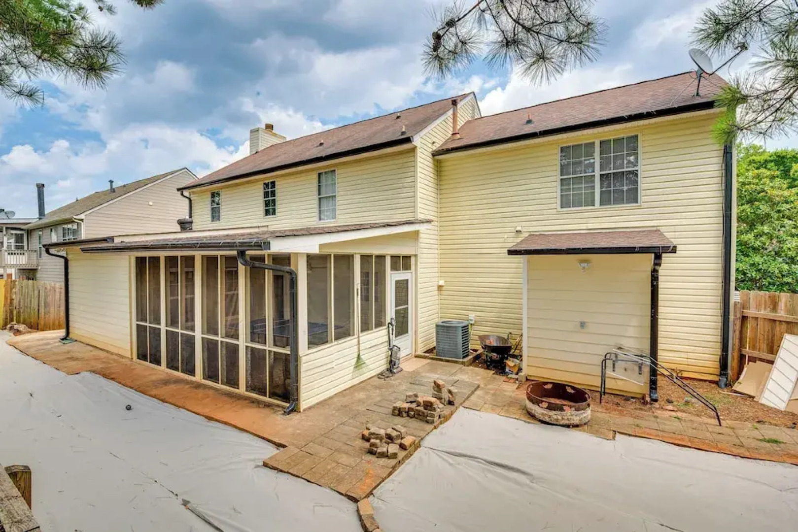 5 Mi to Lake Acworth: Georgia Gem w/ Private Patio