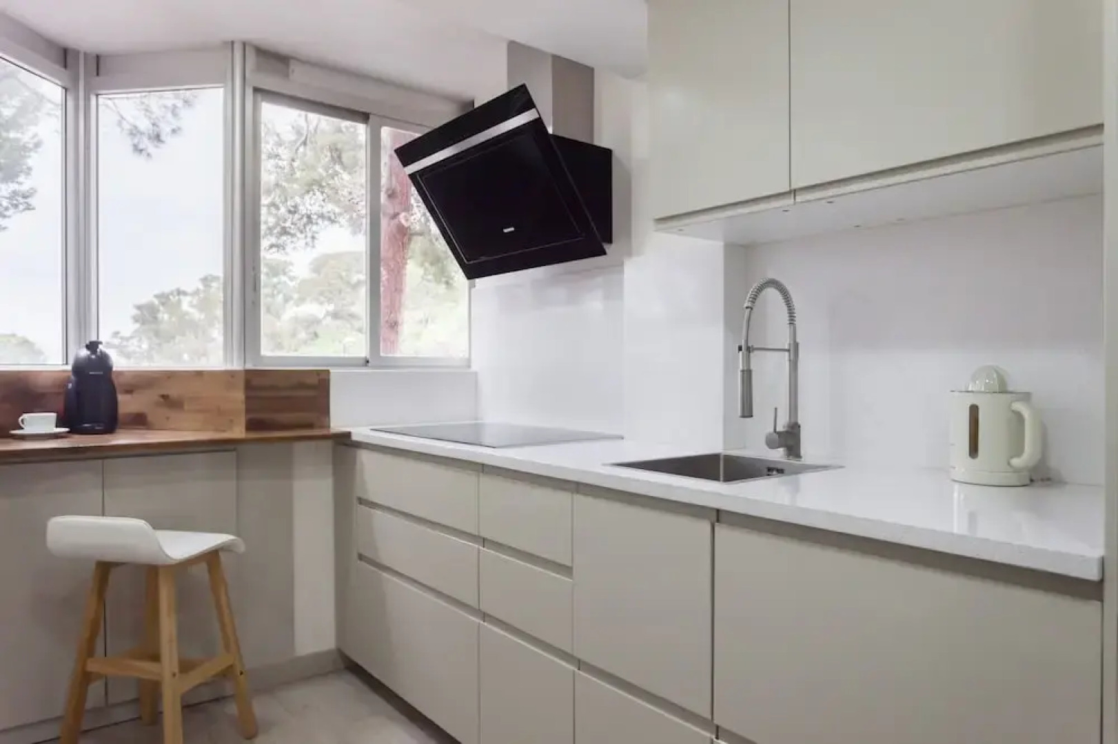 Pineda Be My Guest Castelldefels