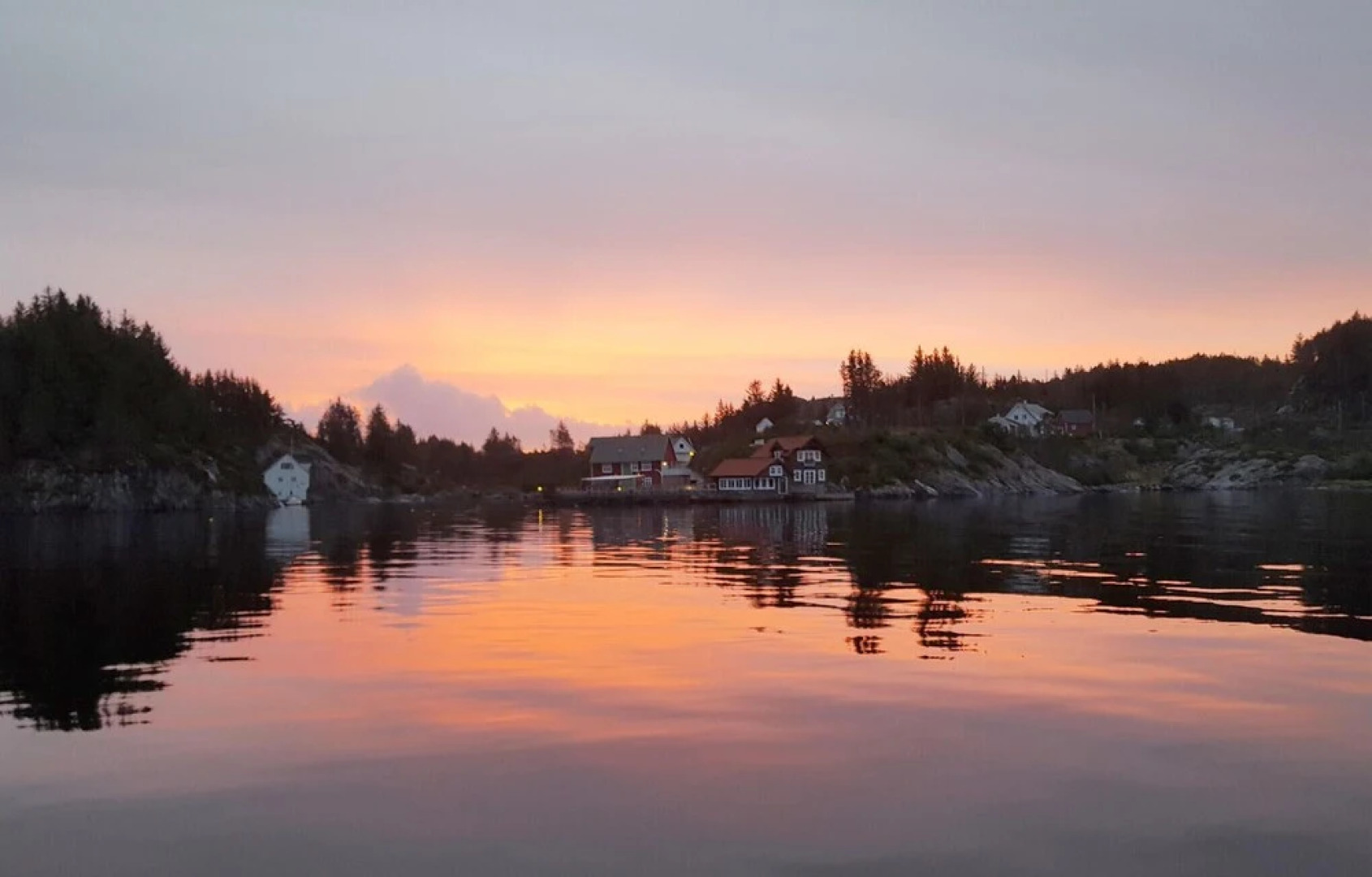 Nice Home in Bekkjarvik With 4 Bedrooms and Wifi