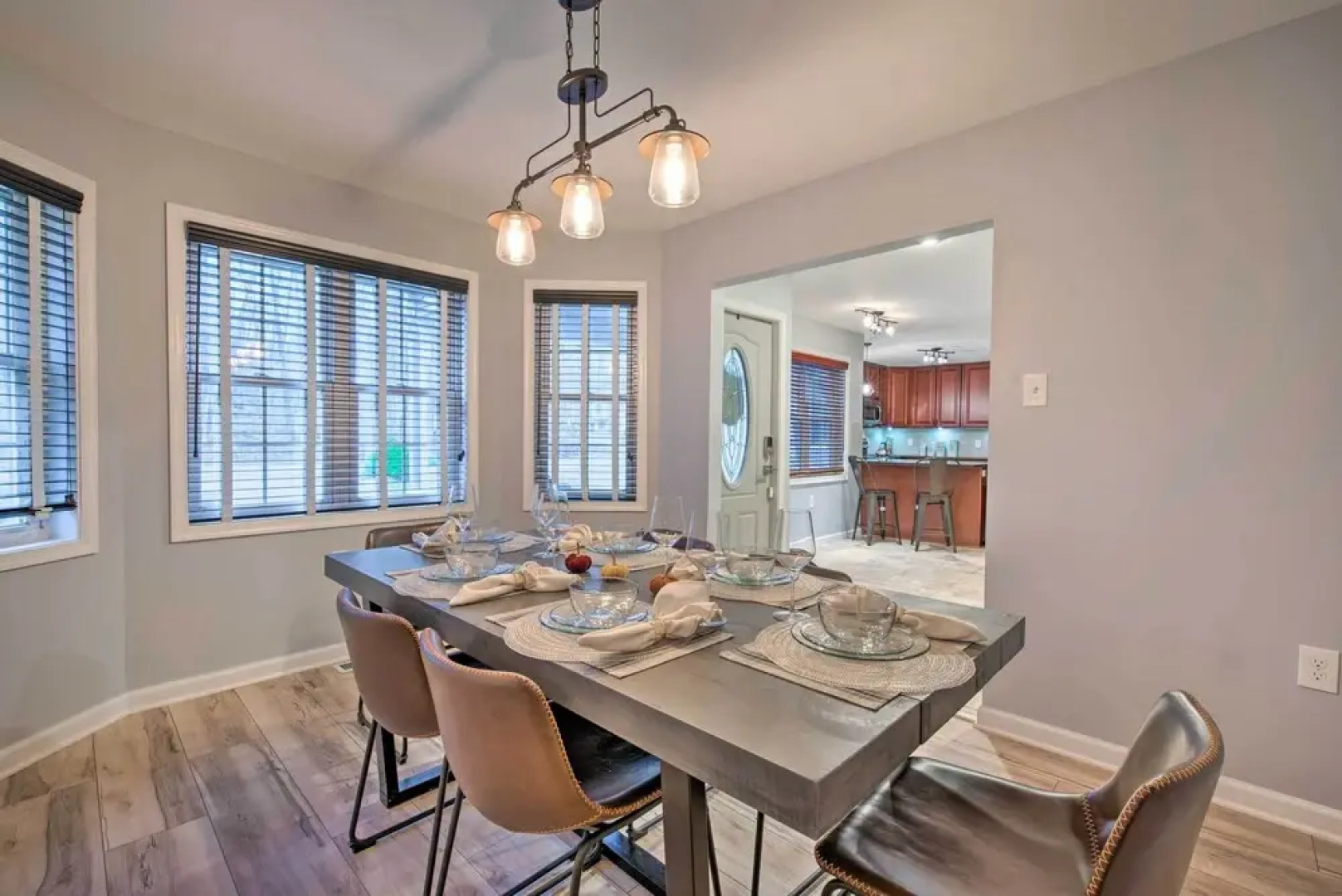 Beautiful Pocono Lake Cottage w/ Game Room!