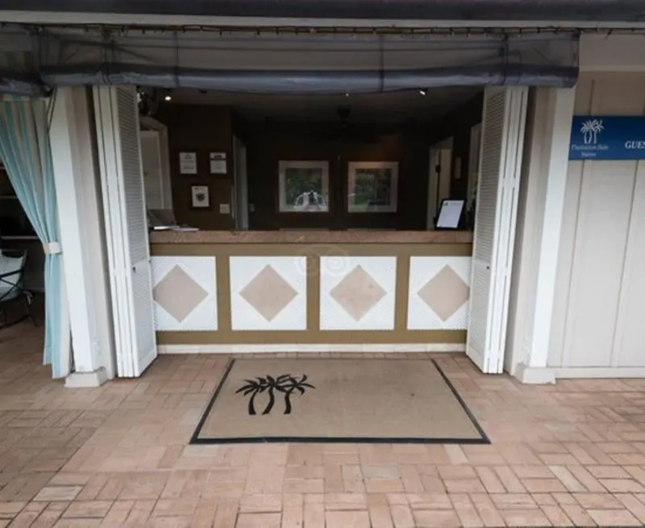 Plantation Hale Suites