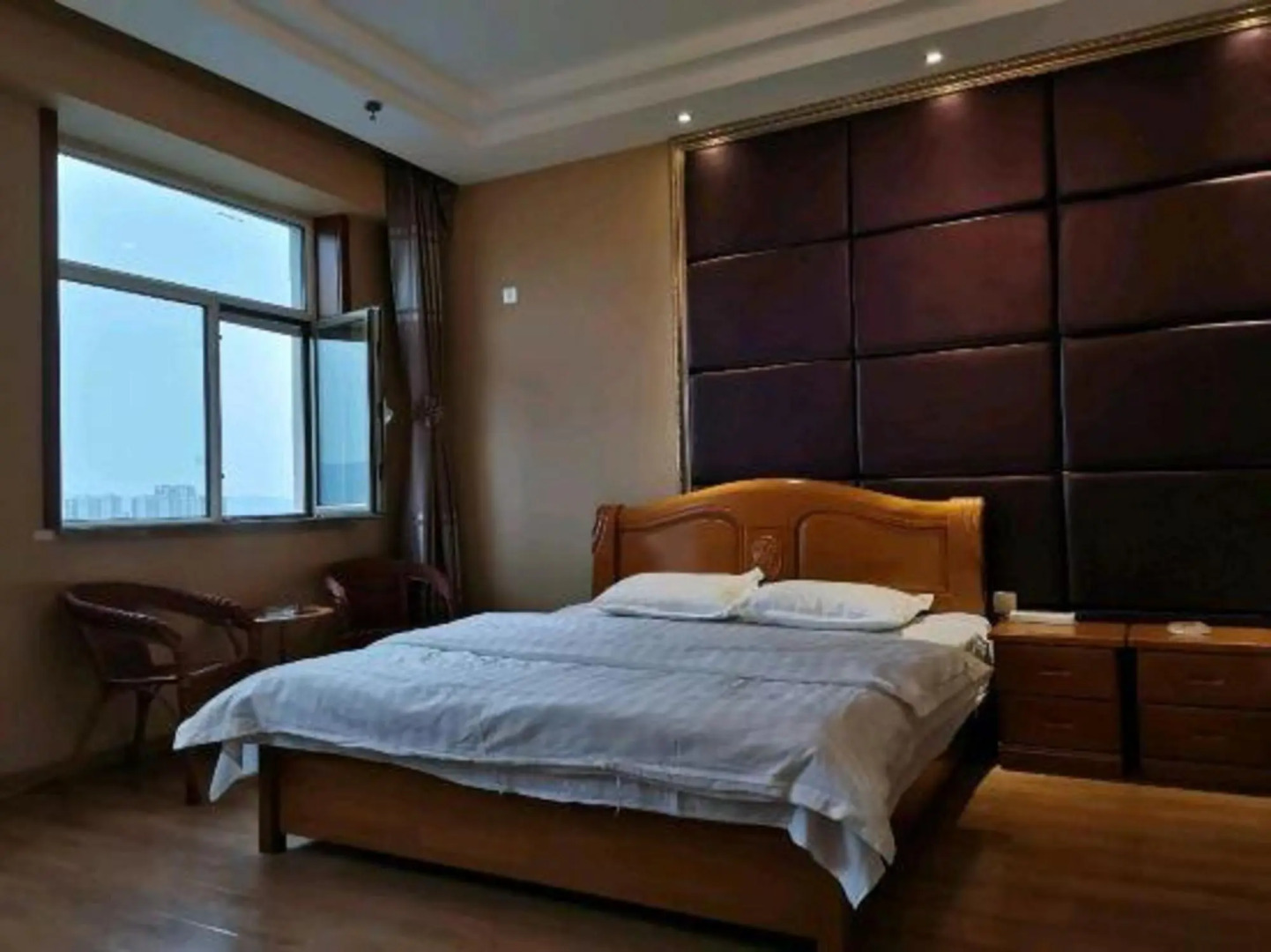 Datong Jinhu Business Hotel