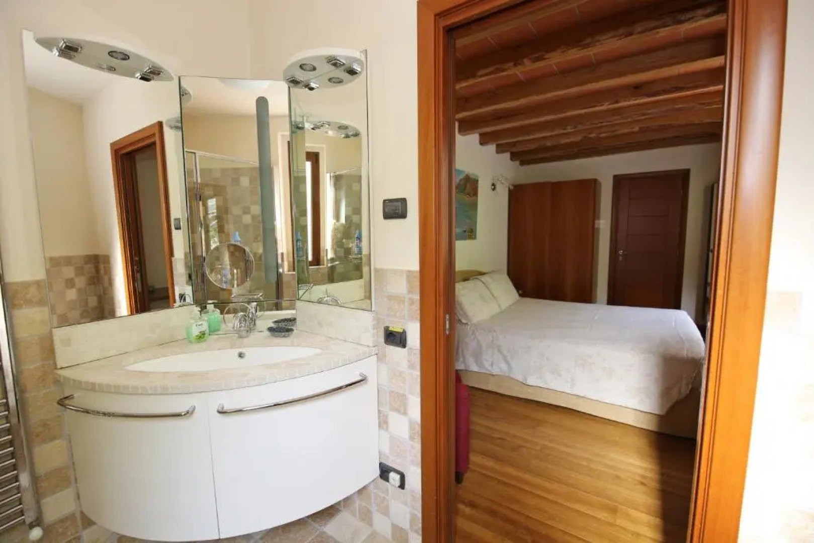 Apartments in Lezzeno Lake Como