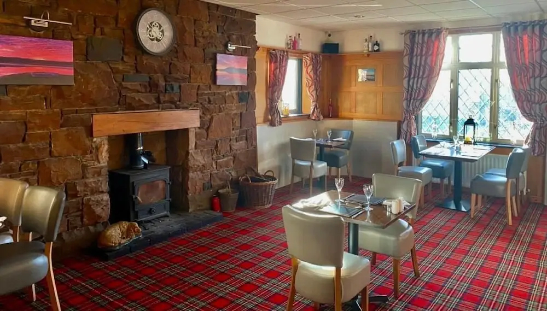 Hunters Lodge Hotel