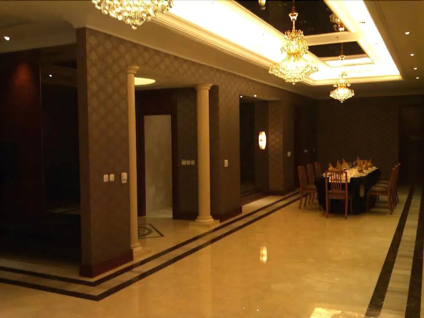 Sutanraja Hotel Convention & Recreation