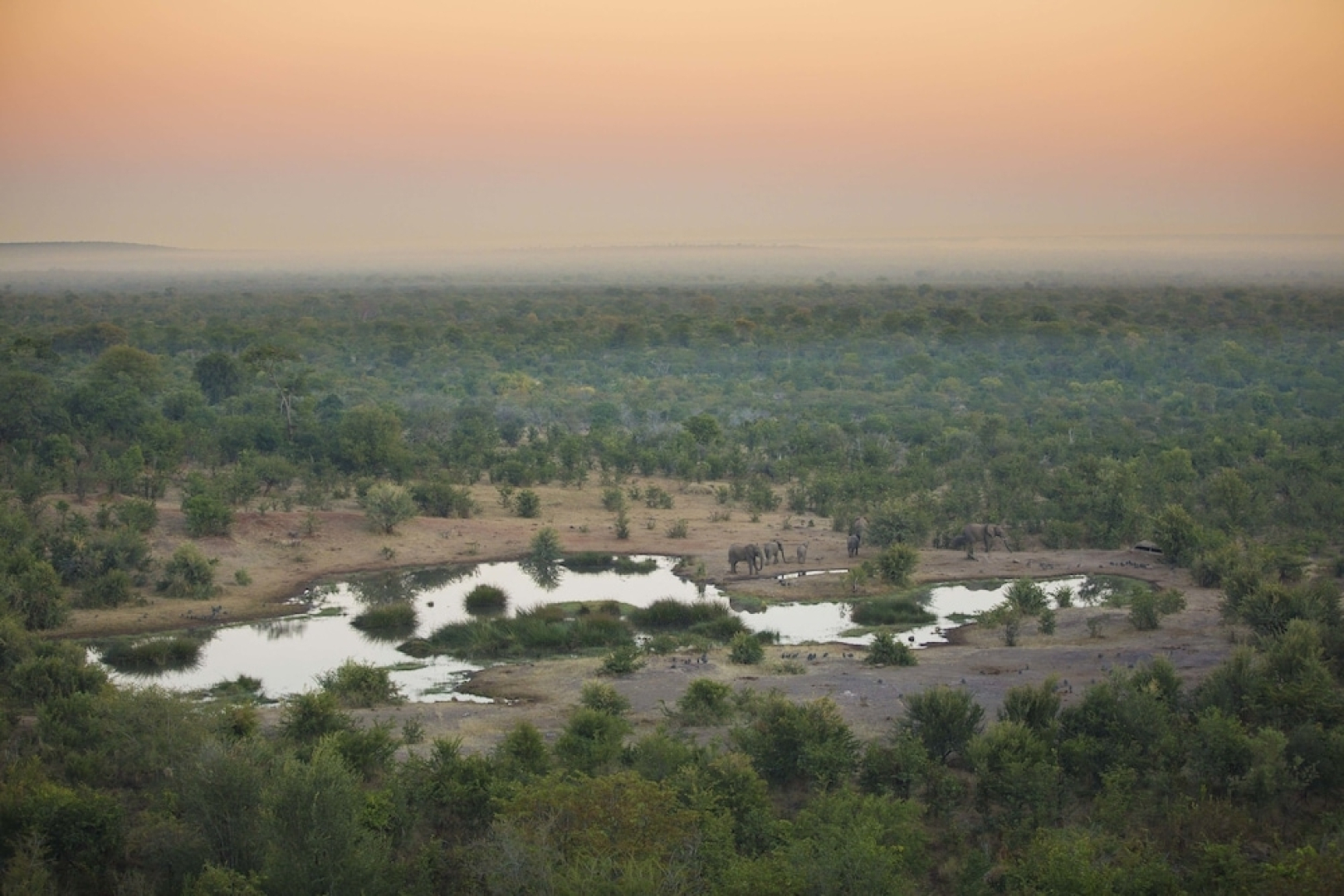 Victoria Falls Safari Suites