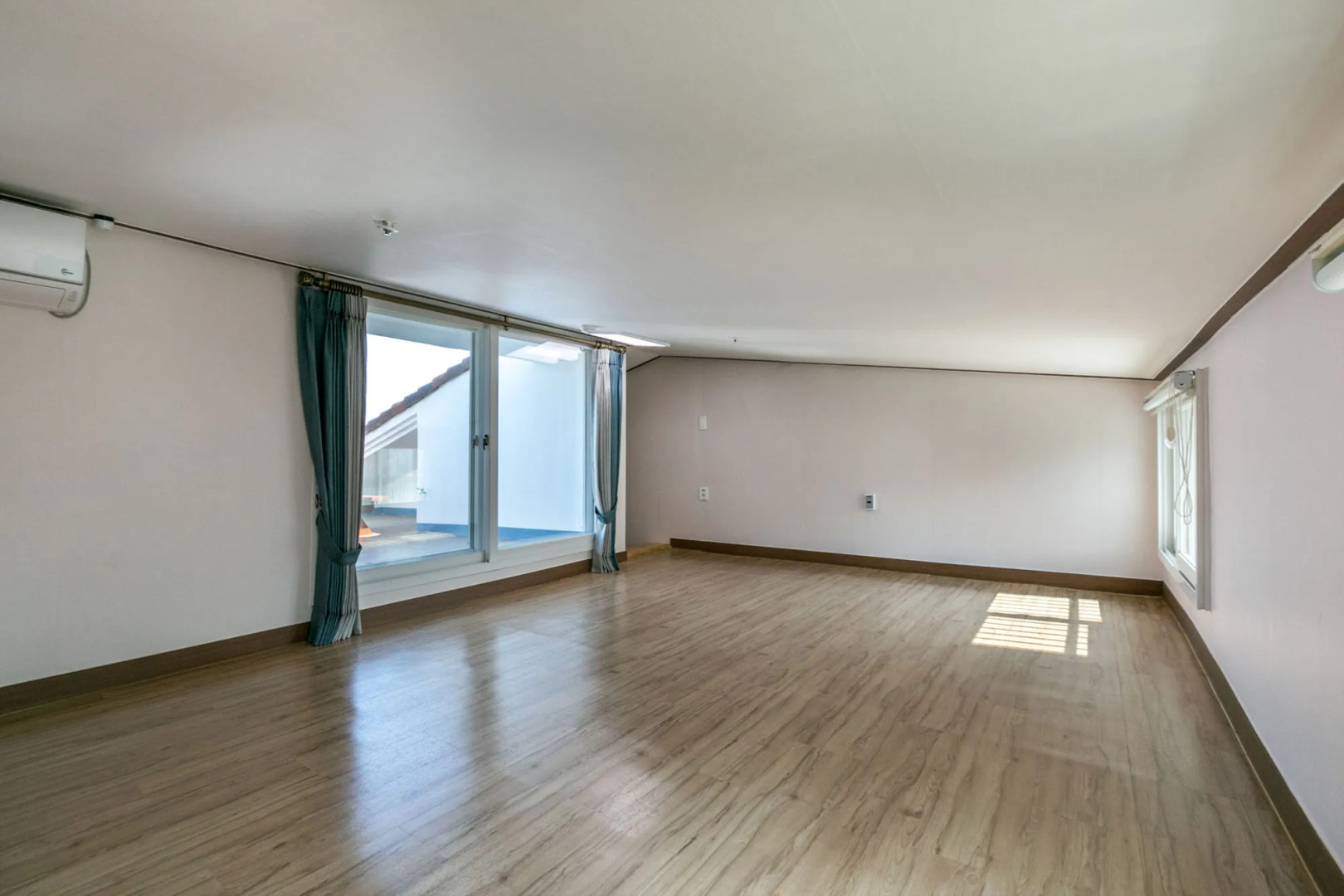 Tongyeong Beachcastle Resort