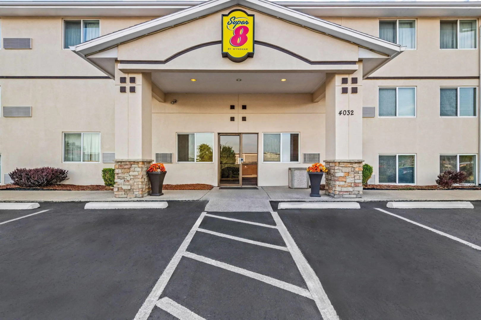 Super 8 by Wyndham Independence Kansas City