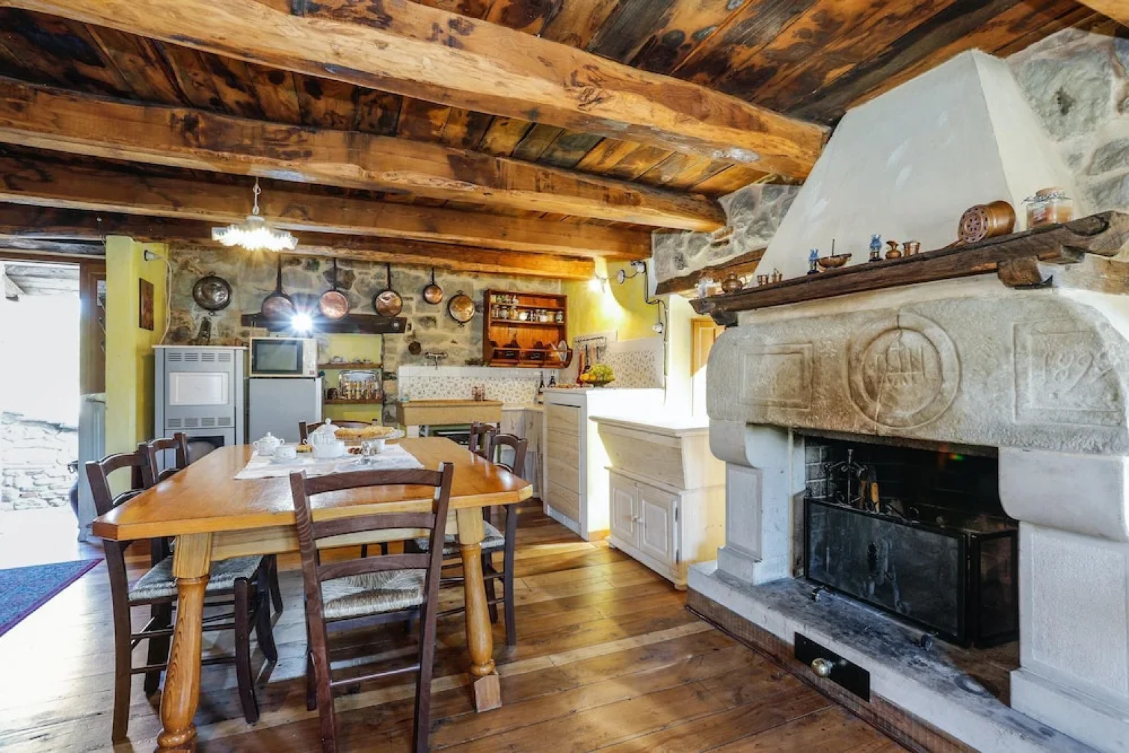 Chalet With 2 Bedrooms in Meschia, With Wonderful sea View and Furnished Garden Near the Slopes