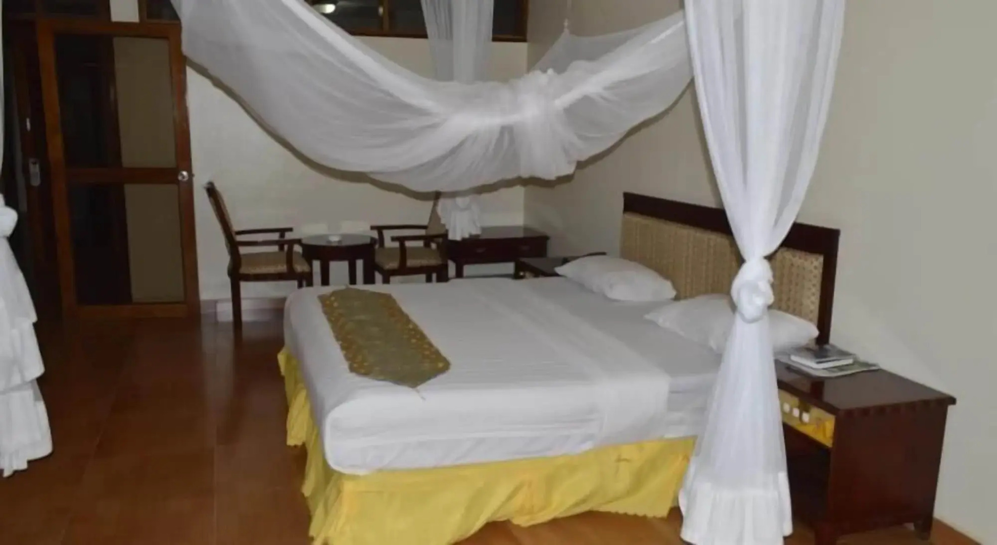 International hotel 2000