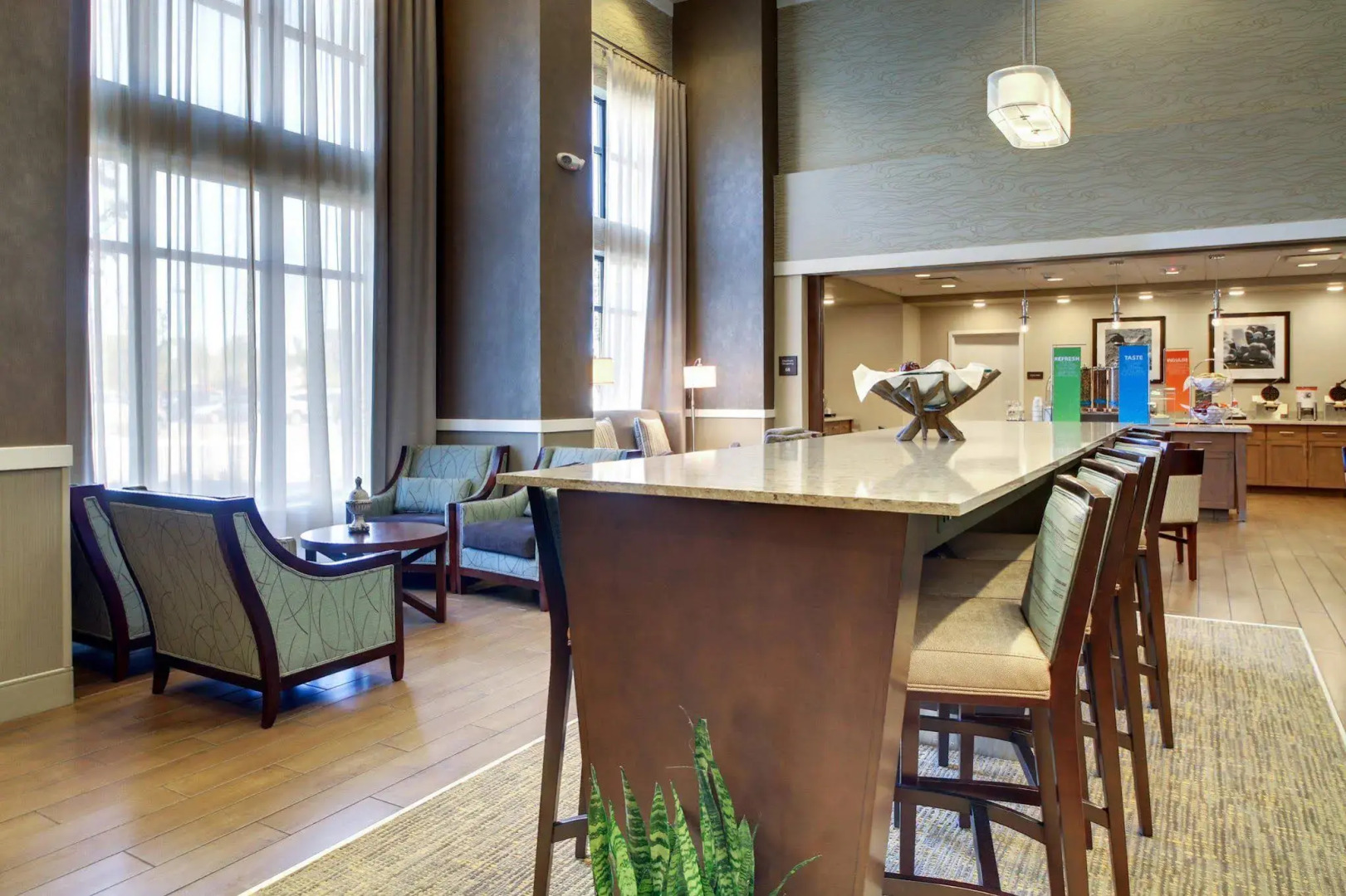 Hampton Inn & Suites Milwaukee West