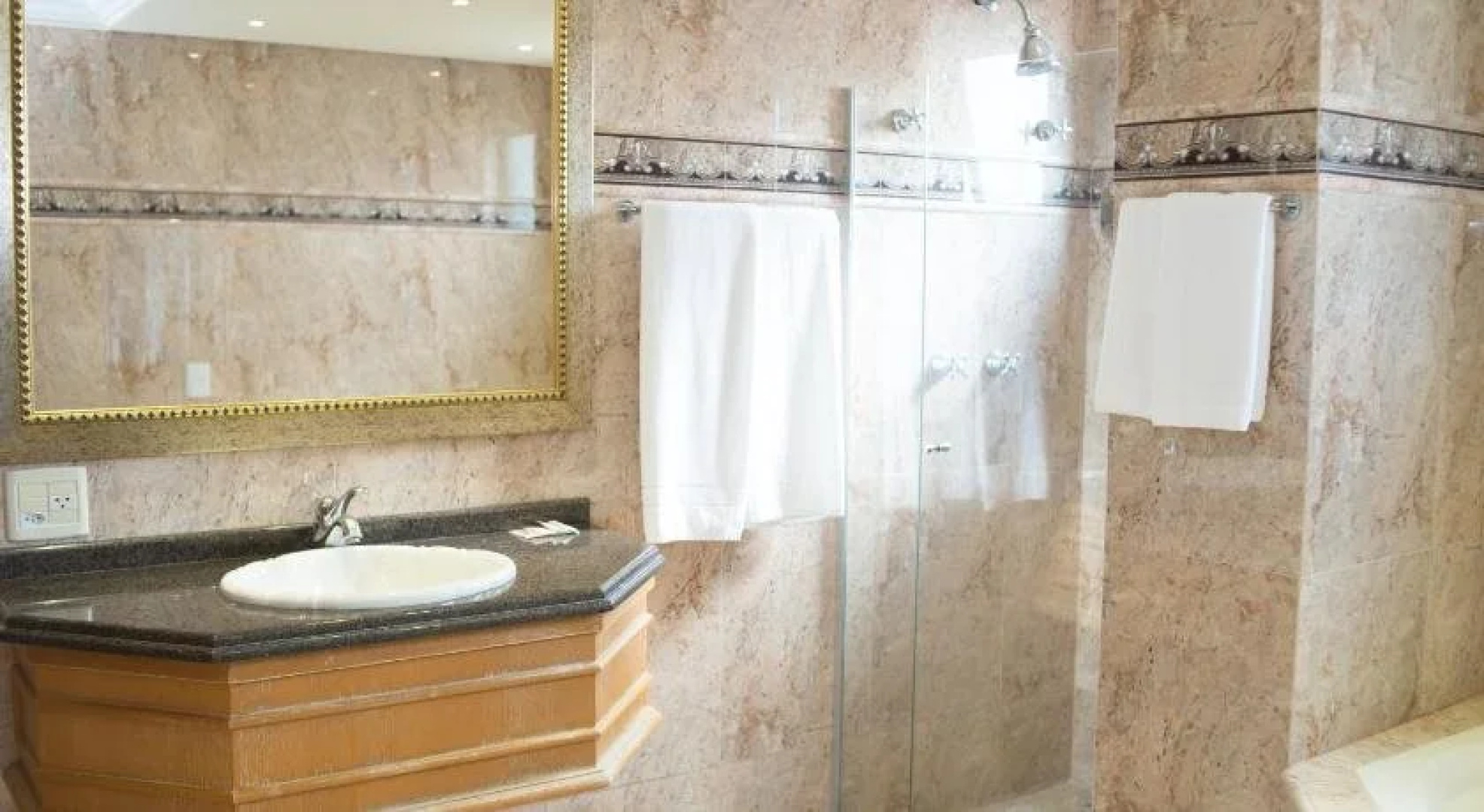 Rihad Palace Hotel